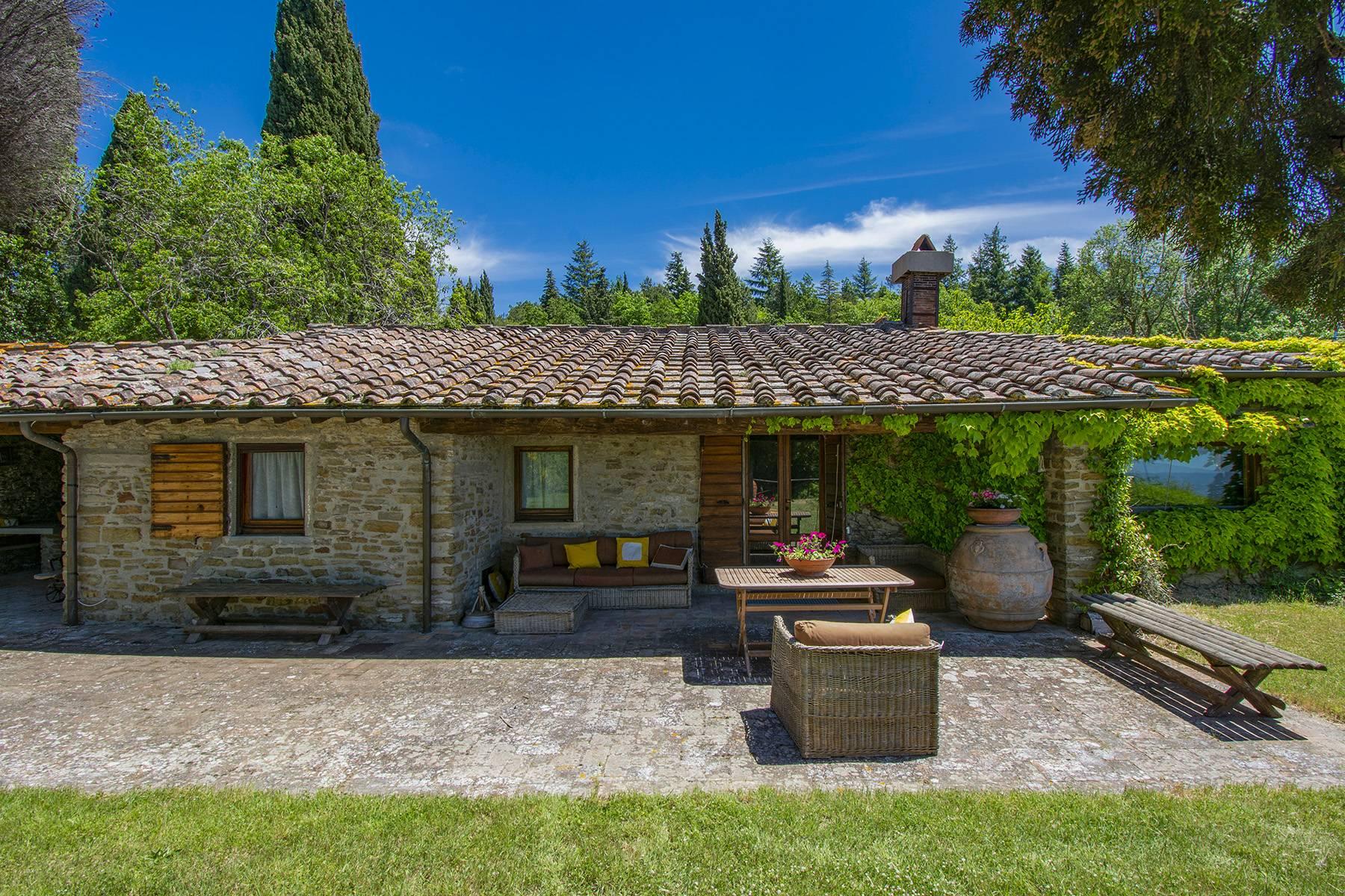 Typisch toskanisches Bauernhaus mit bezauberndem Blick auf Arezzo - 2