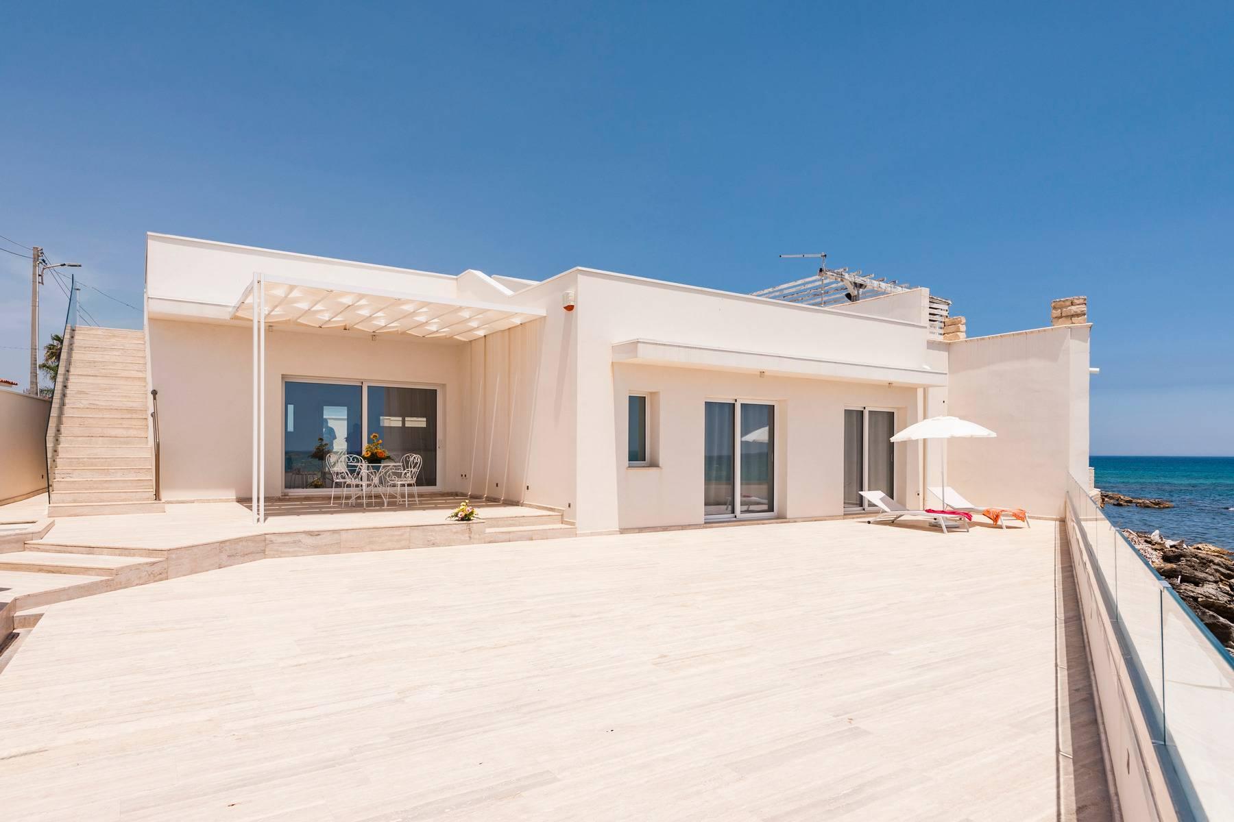 Exclusive villa with sea view in Avola - 4