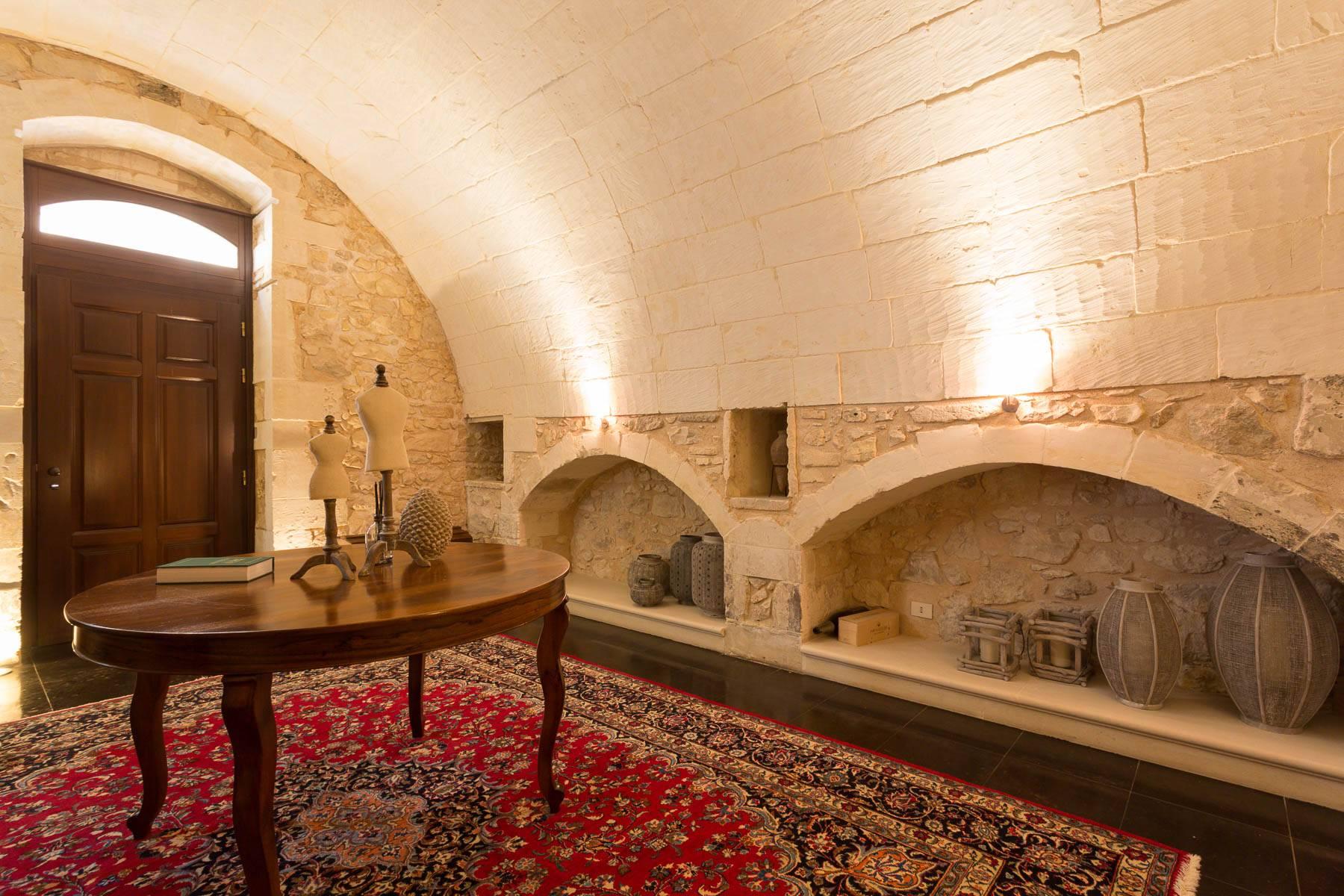 Exclusive house in the historical centre of Ragusa - 13