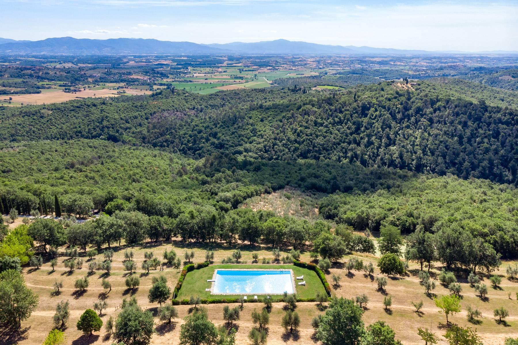 Magnificent cottage in the countryside of Arezzo - 31