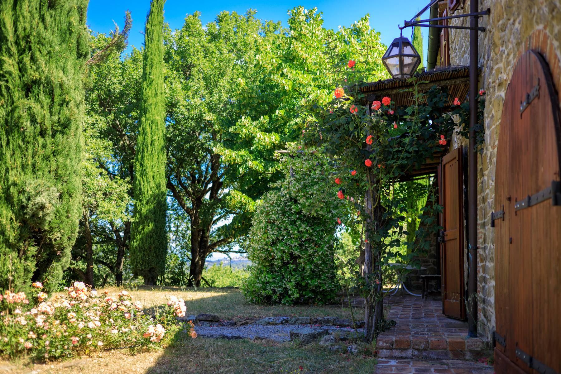Wunderschönes Bauernhaus auf den Hügeln von Arezzo - 8