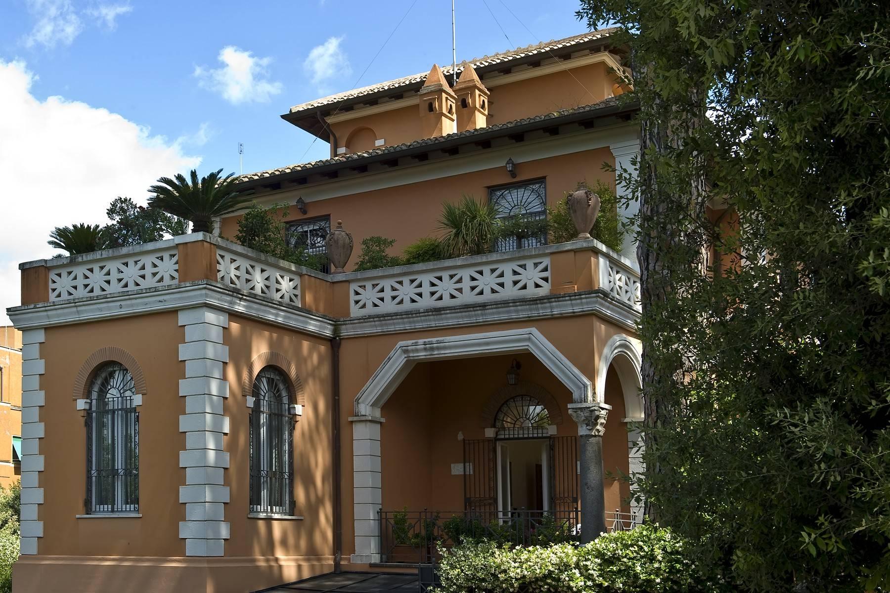 Elegante Villa mit privatem Garten - 25