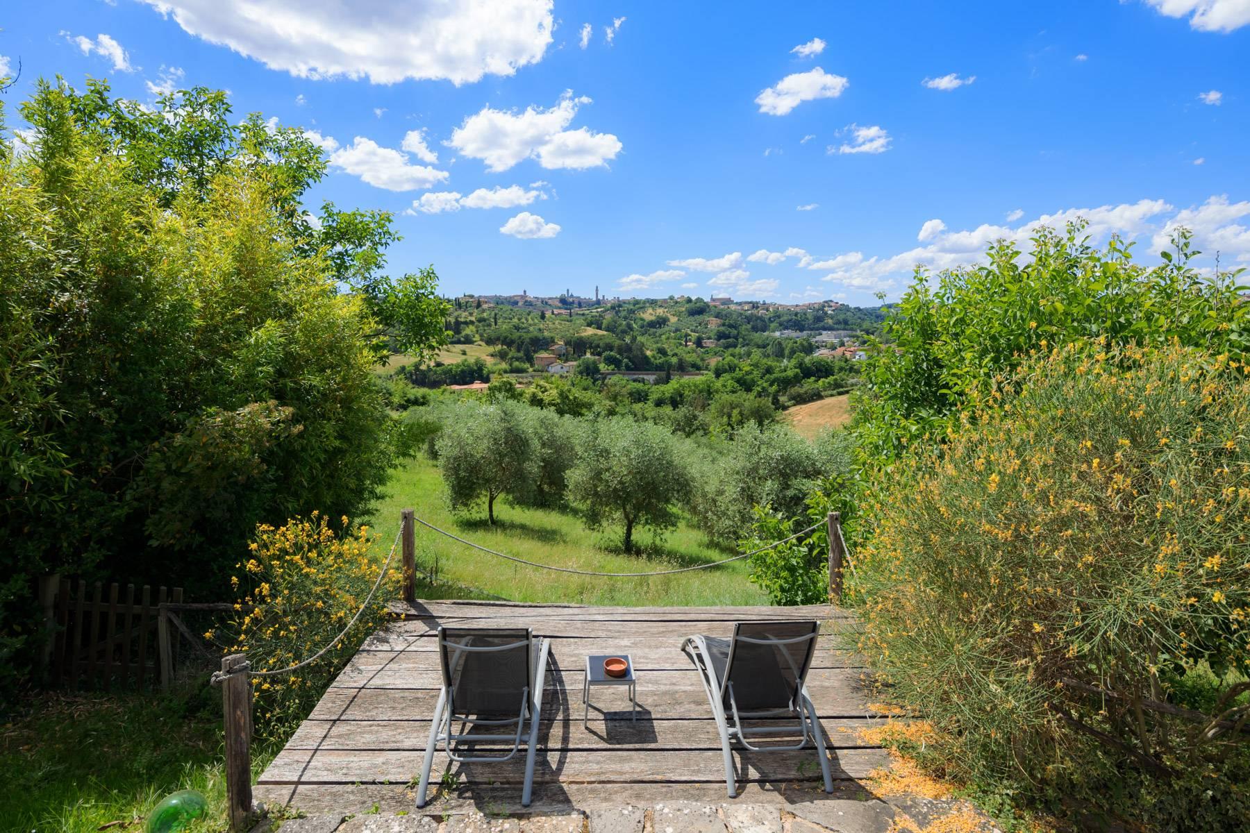 Enchanting farmhouse with agriturismo on the outskirts of Siena - 1