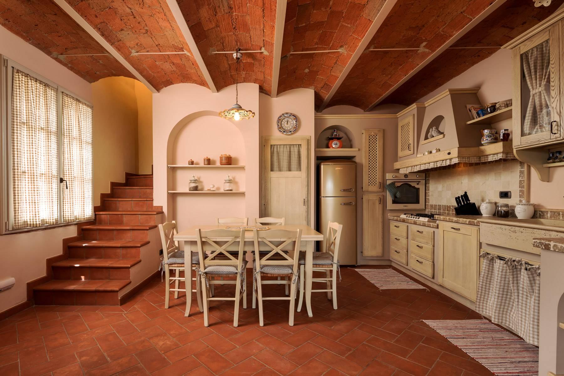 Charming property on the hills of Valdarno - 19