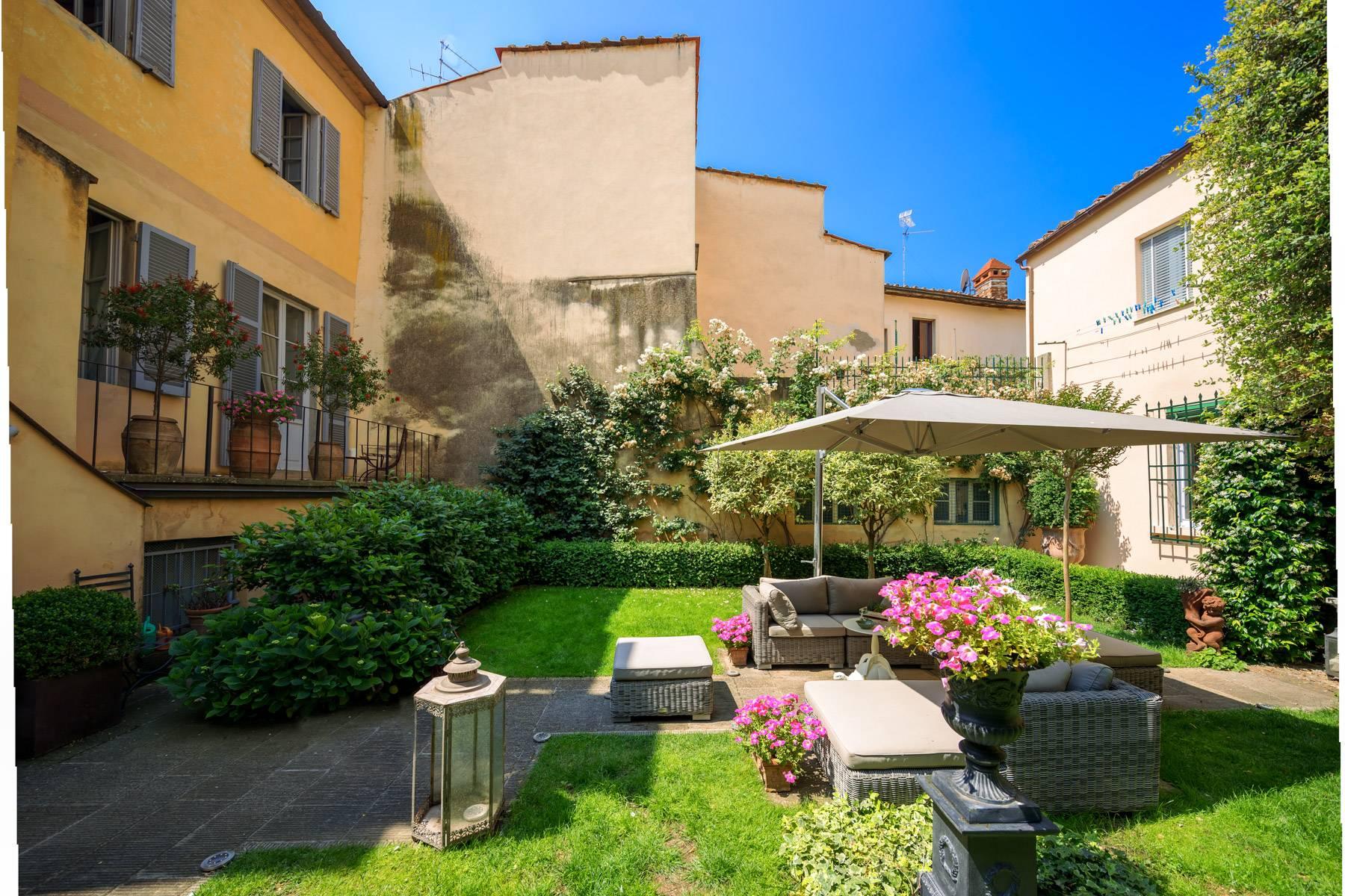 Lussuoso appartamento con giardino ad Arezzo - 11