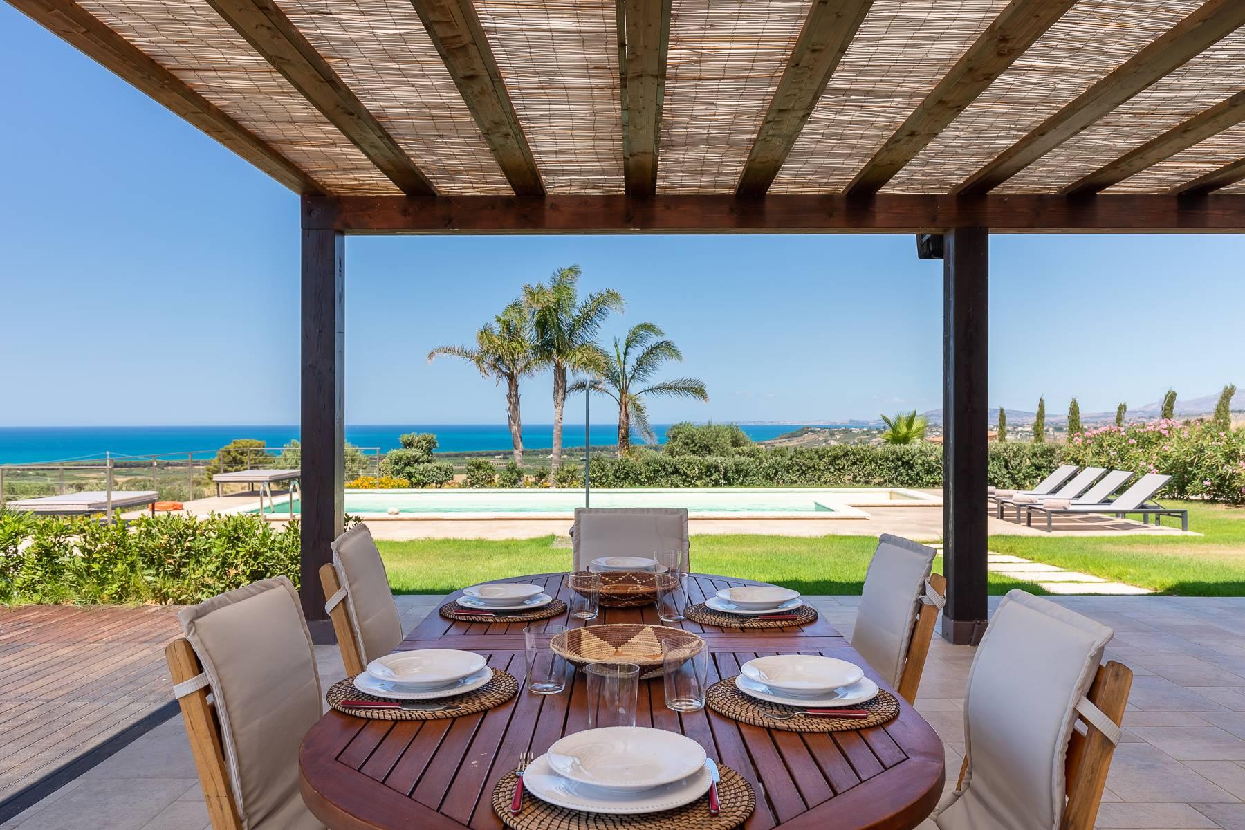 Exklusive Villa mit eindrucksvollem Blick auf das Mittelmeer - 3