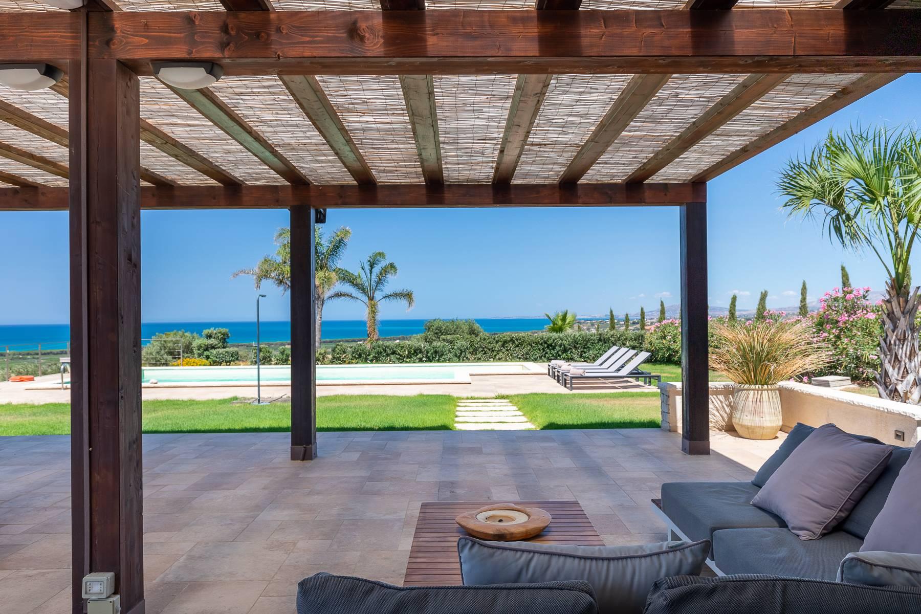 Exklusive Villa mit eindrucksvollem Blick auf das Mittelmeer - 12