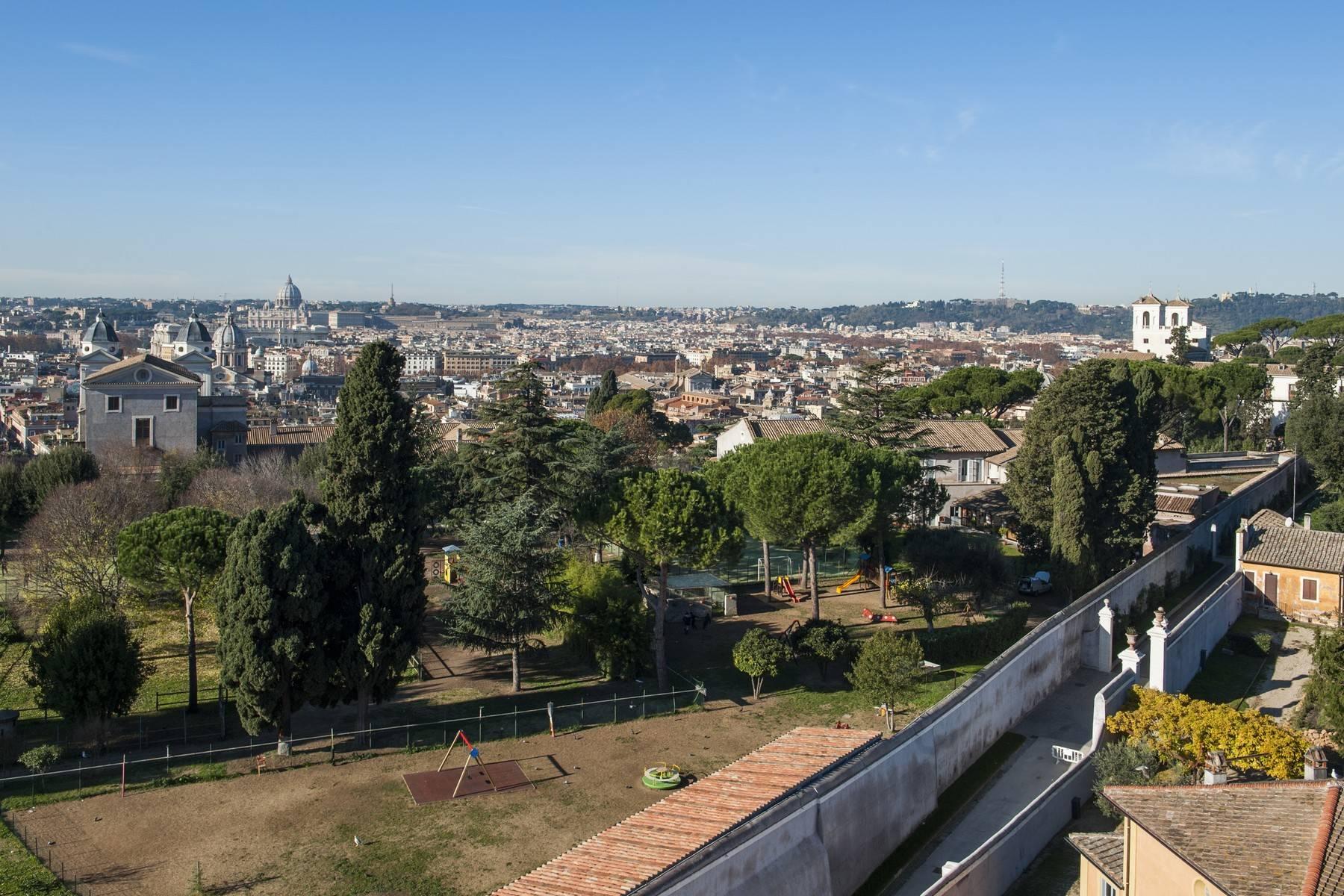 Magnifique penthouse de deux étages avec une vue imprenable sur Rome - 3
