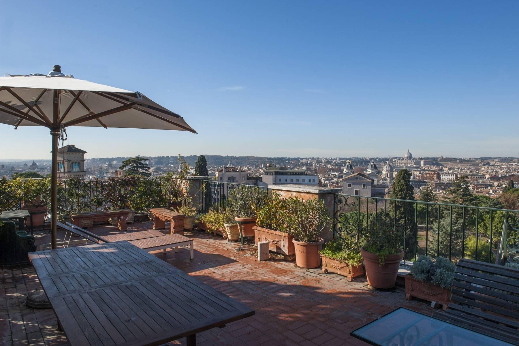 Magnifique penthouse de deux étages avec une vue imprenable sur Rome - 4