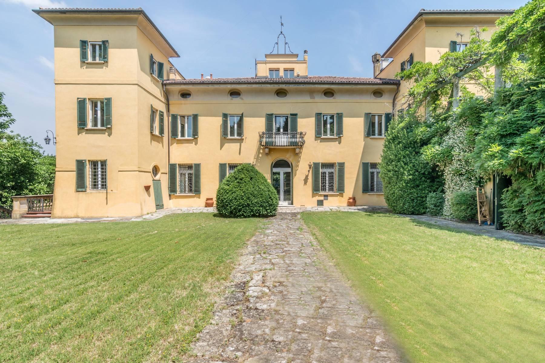 Splendid villa near the historic center of Bologna - 1