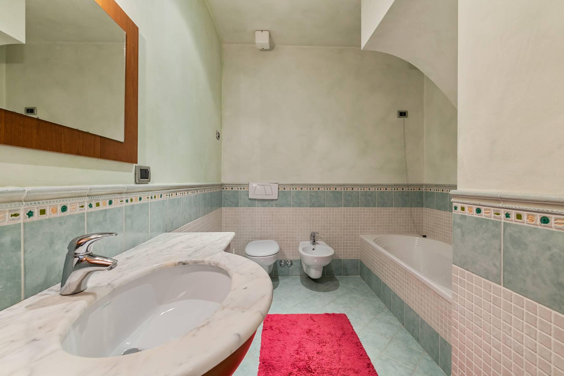 Elegant 15th century building, completely renovated in the historic center of Serravalle - 17