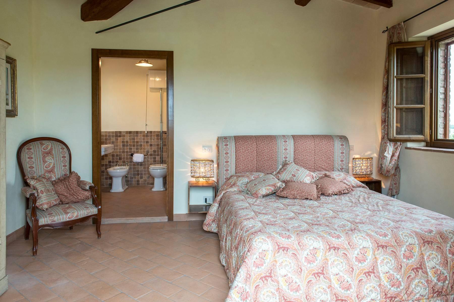 Superbe villa rustique nichée dans les collines entre la Toscane et l'Ombrie - 22