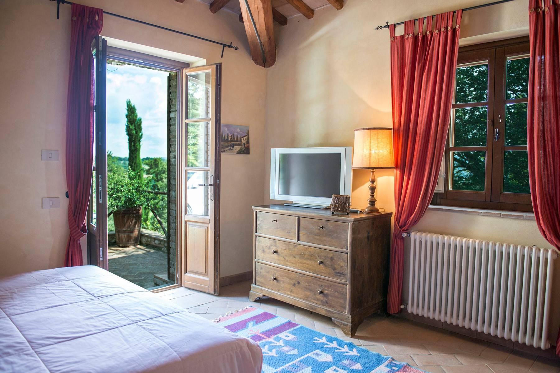 Superbe villa rustique nichée dans les collines entre la Toscane et l'Ombrie - 26