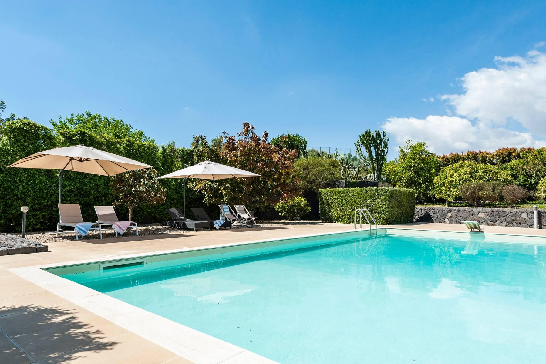 Exklusive Villa mit Pool und Blick in Acireale - 1