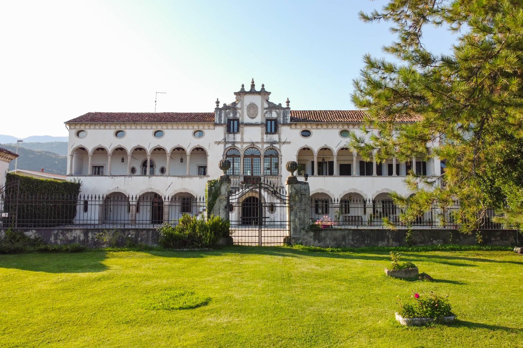 Elegante Villa aus dem XVII Jahrhundert mit Park neben den Hügeln von Treviso - 1