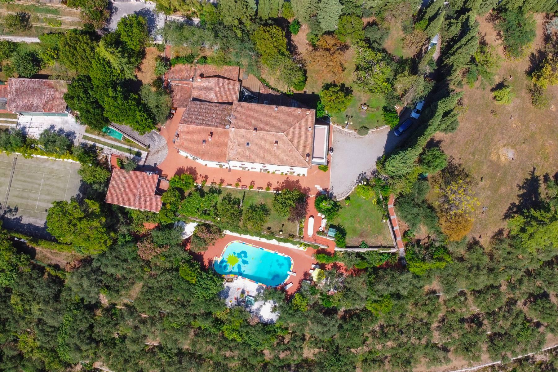 Storica villa di campagna con piscina e campo da tennis con tenuta nelle colline veronesi - 27