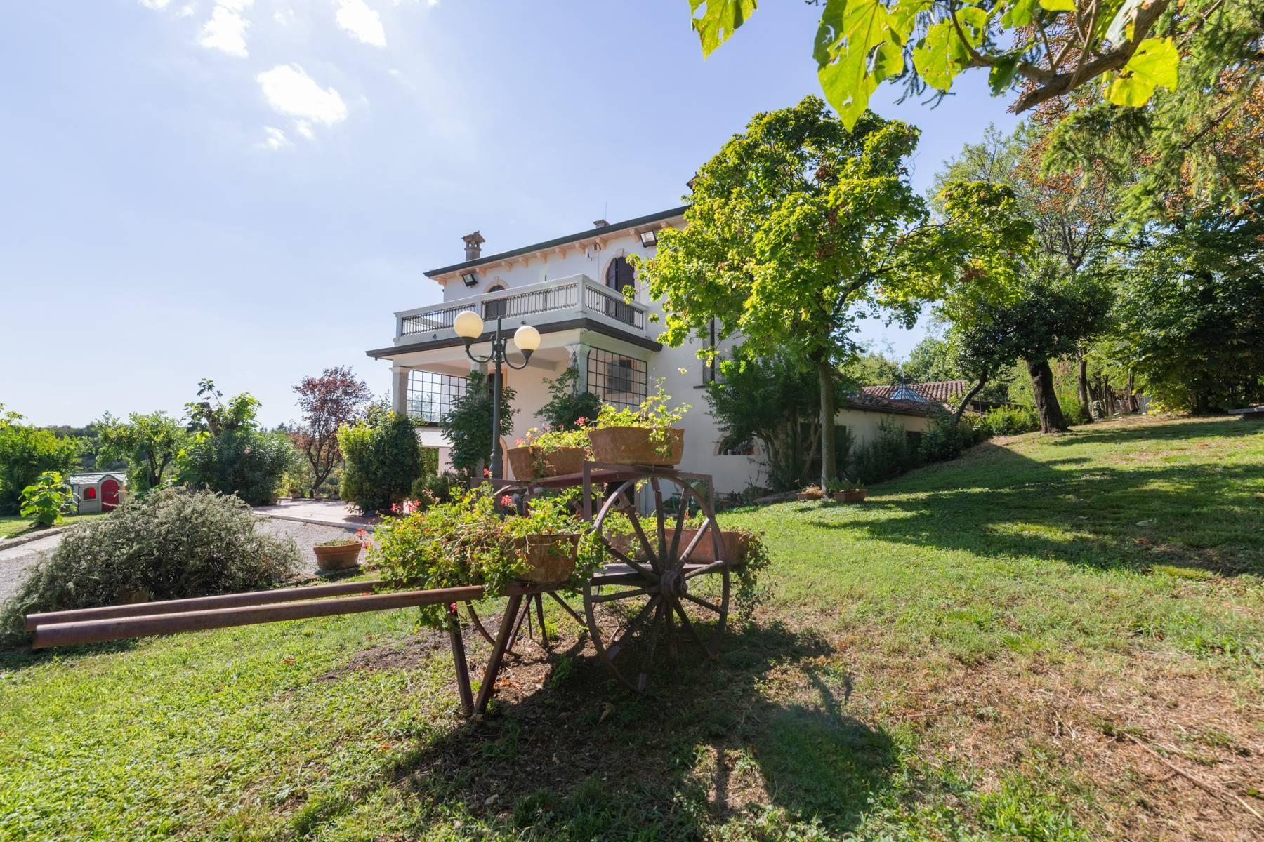 Villa de campagne historique avec piscine et court de tennis avec domaine dans les collines de Vérone - 7