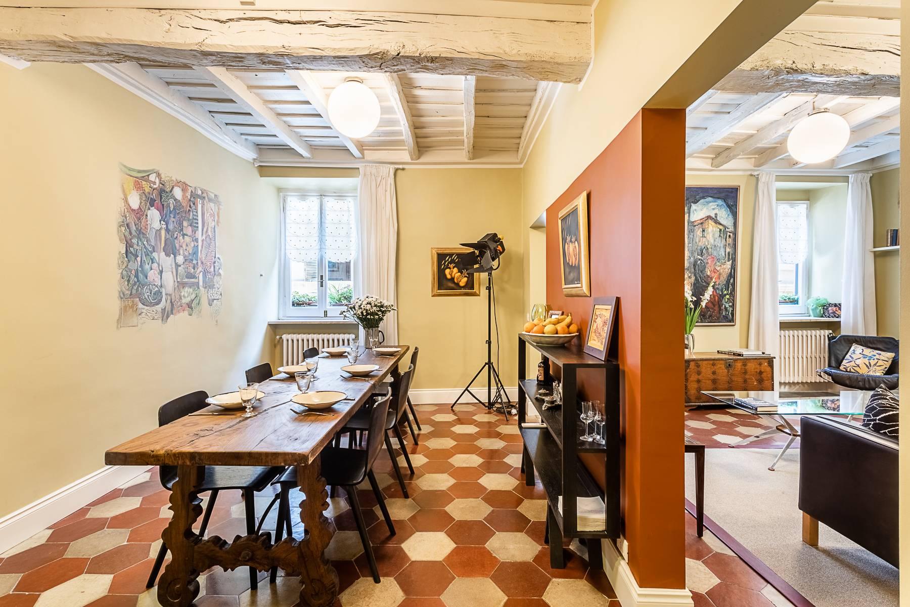 Charming and historical turnkey luxury apartment - 9