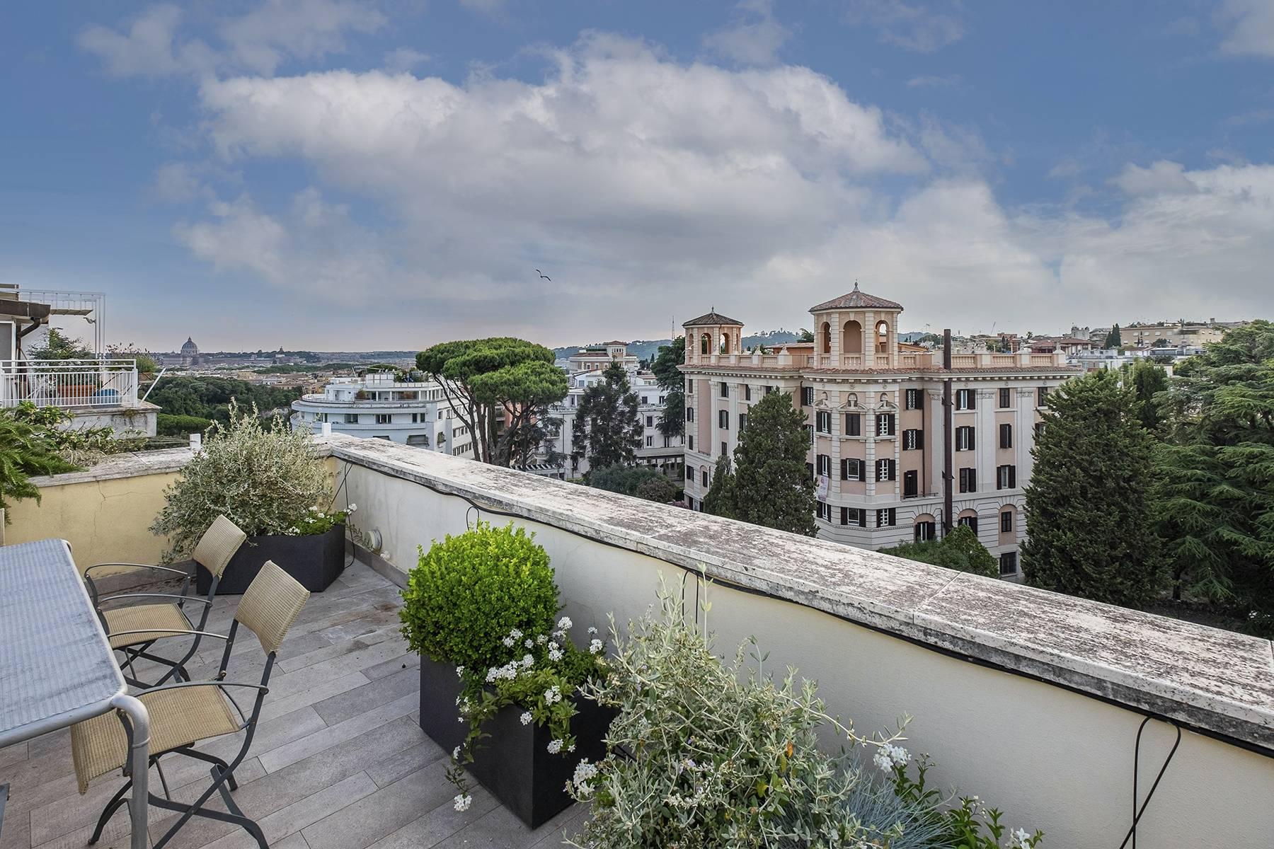 Moderne Penthouse mit einer herrlichen 70 qm großen Terrasse nur einen Steinwurf von der Villa Borghese entfernt - 32