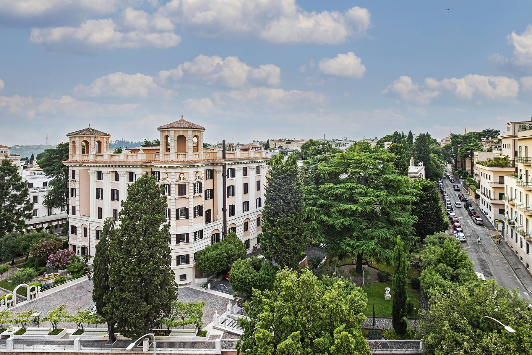Moderne Penthouse mit einer herrlichen 70 qm großen Terrasse nur einen Steinwurf von der Villa Borghese entfernt - 33