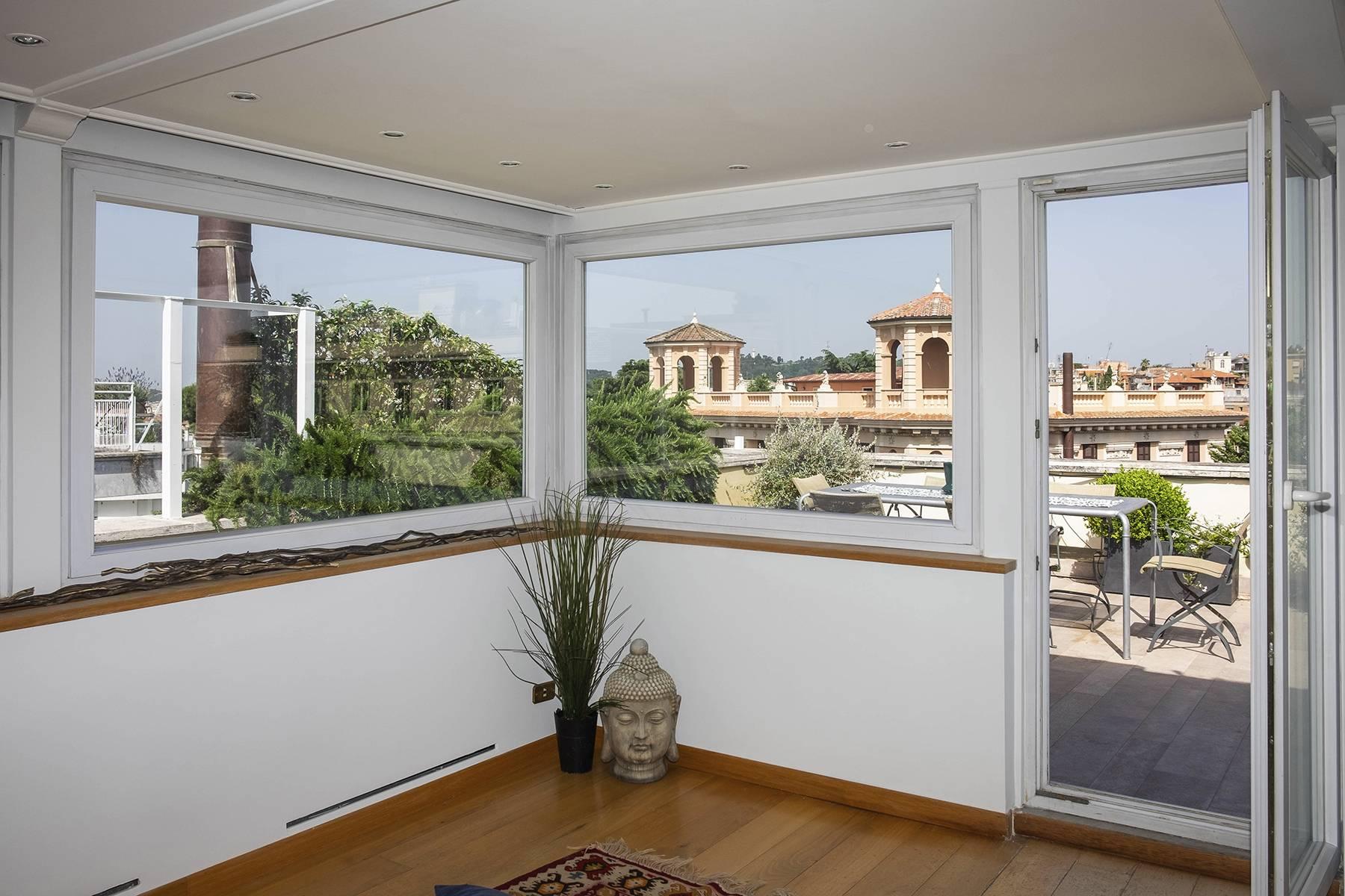 Moderne Penthouse mit einer herrlichen 70 qm großen Terrasse nur einen Steinwurf von der Villa Borghese entfernt - 29