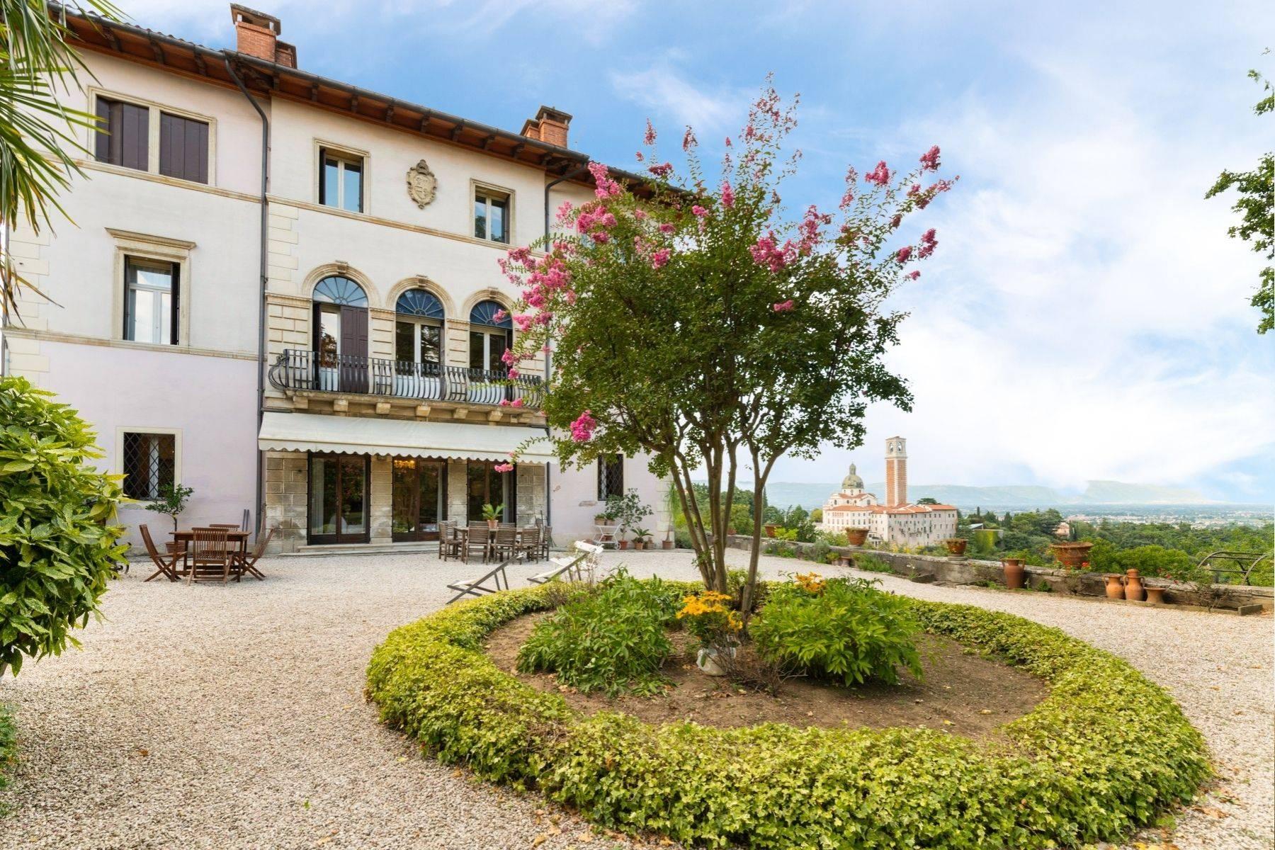 Elegant historic villa with private park on top of Monte Berico - 2
