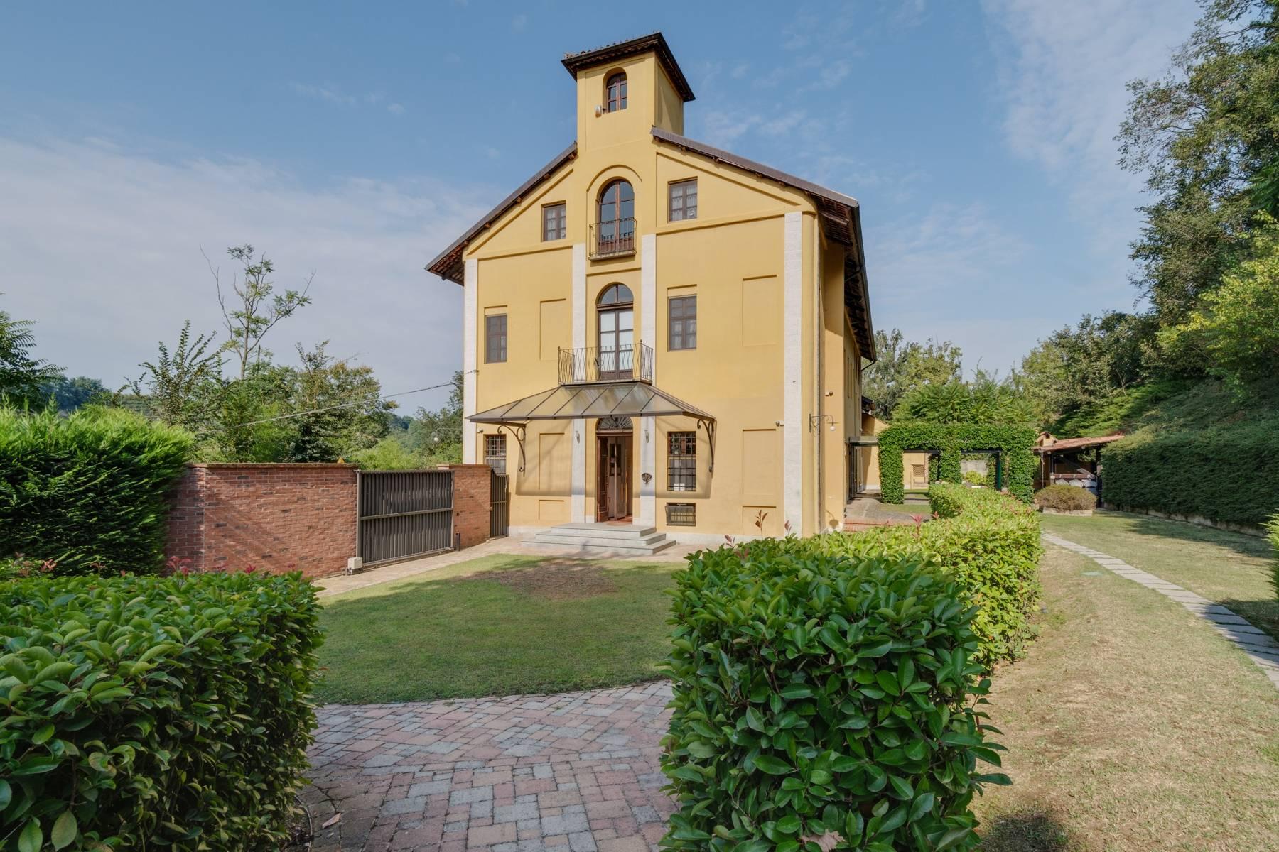 Ancient stately mansion with swimming pool in the Asti hills - 1
