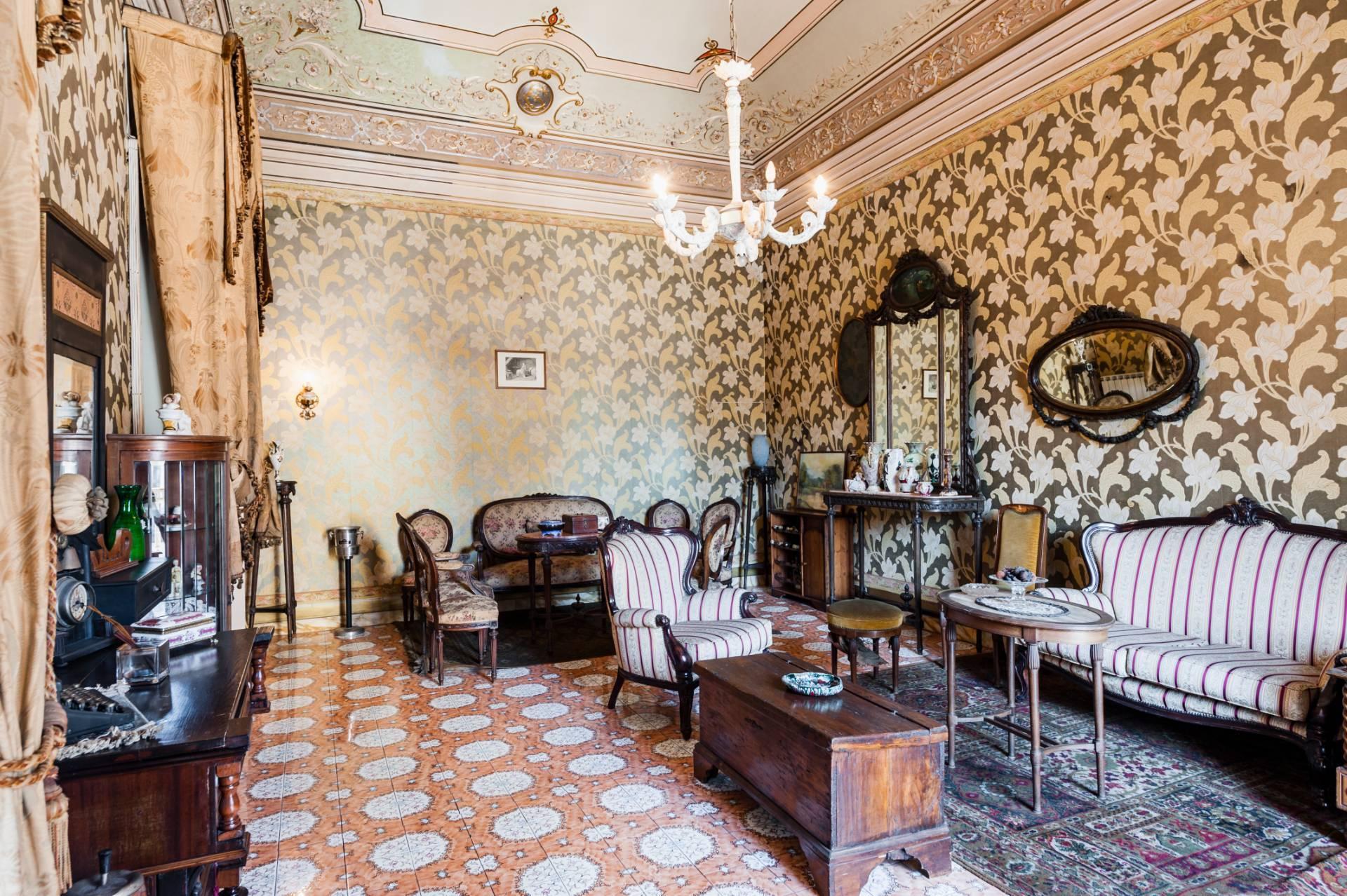 elegant apartment in the heart of Piazza Duomo - 5
