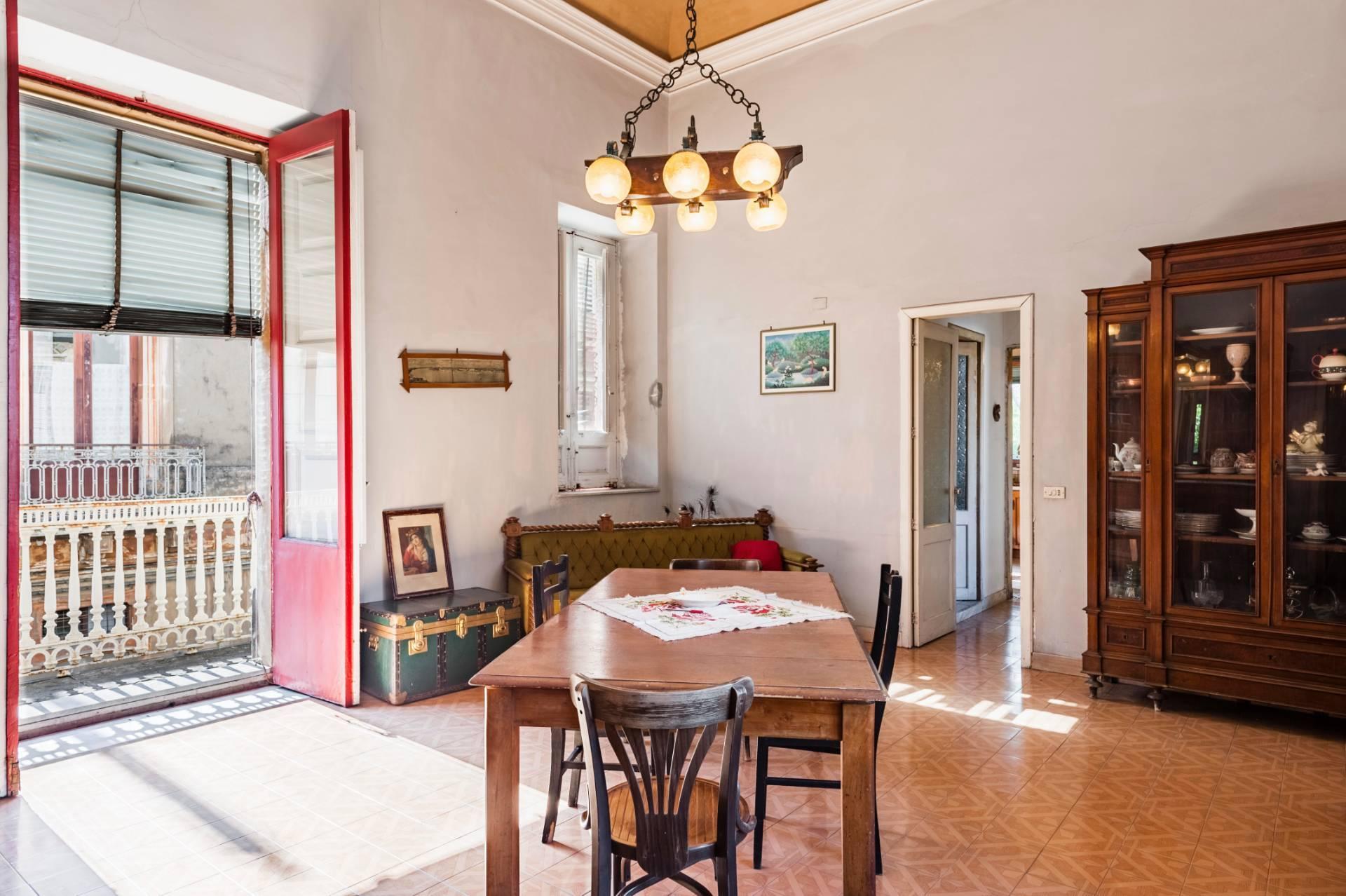 elegant apartment in the heart of Piazza Duomo - 12