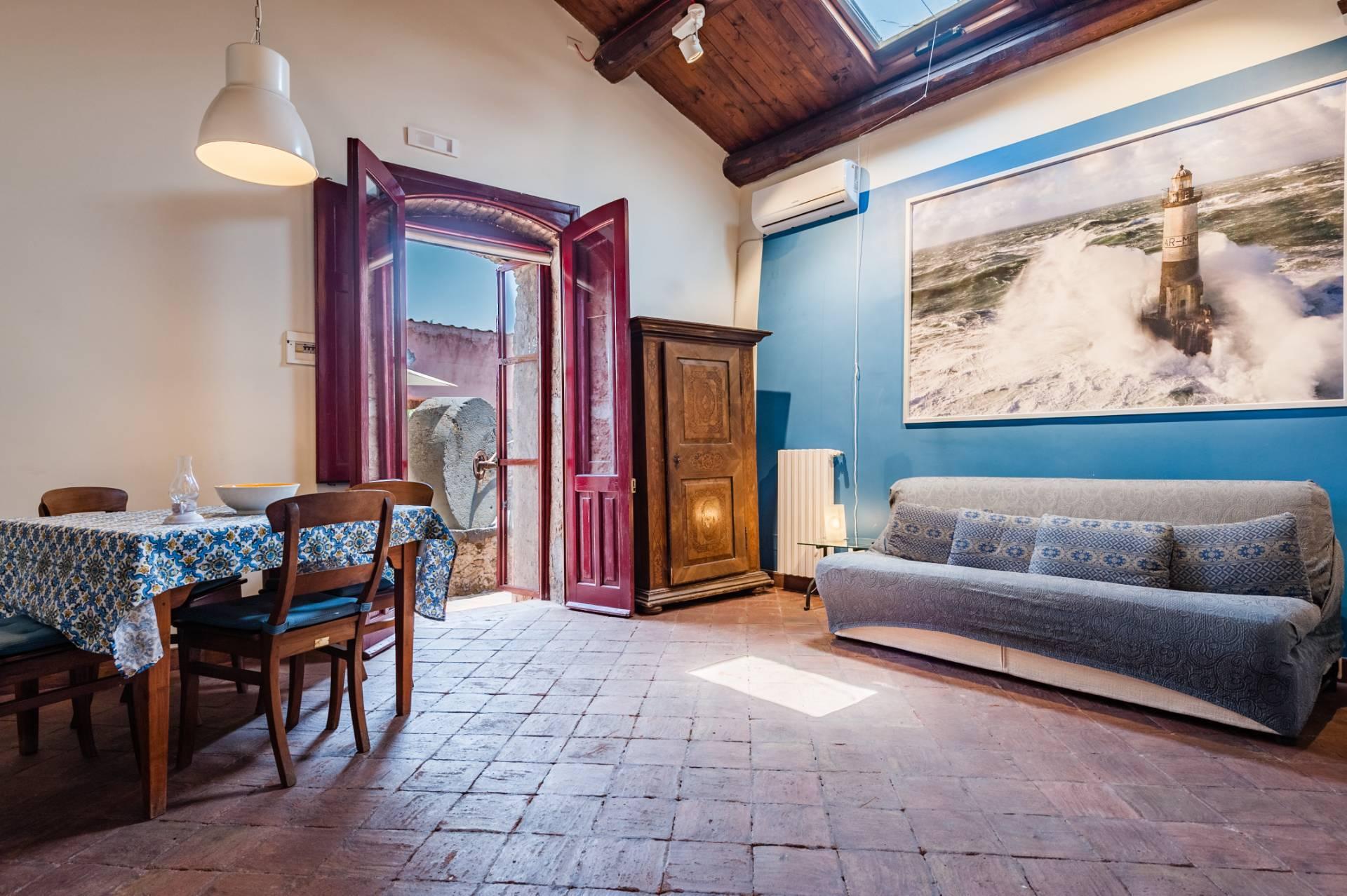 Renovated 18th-century Sicilian house at the foot of Volcano Etna - 8