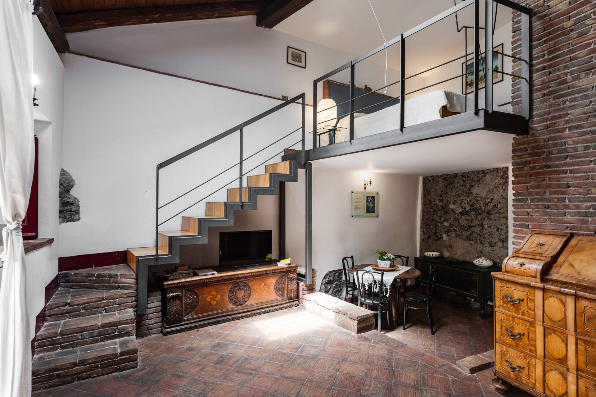 Renovated 18th-century Sicilian house at the foot of Volcano Etna - 29