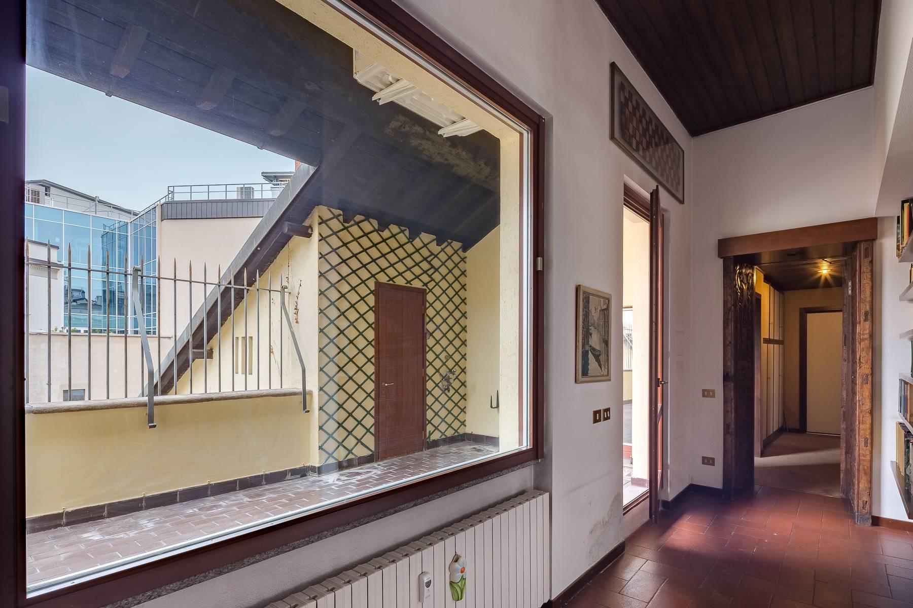 Charming penthouse with terrace a stone's throw from the Duomo - 10