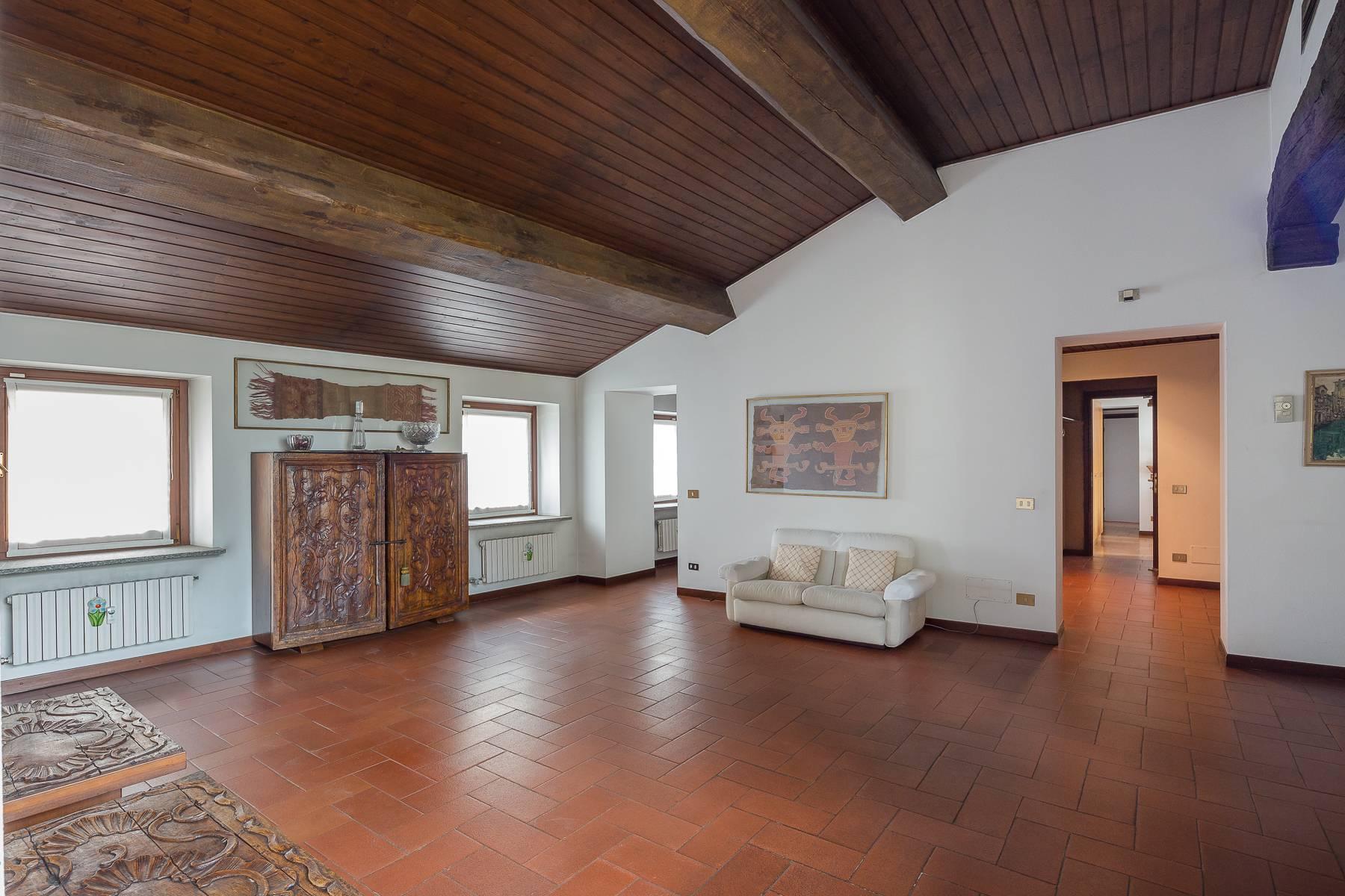 Charming penthouse with terrace a stone's throw from the Duomo - 4
