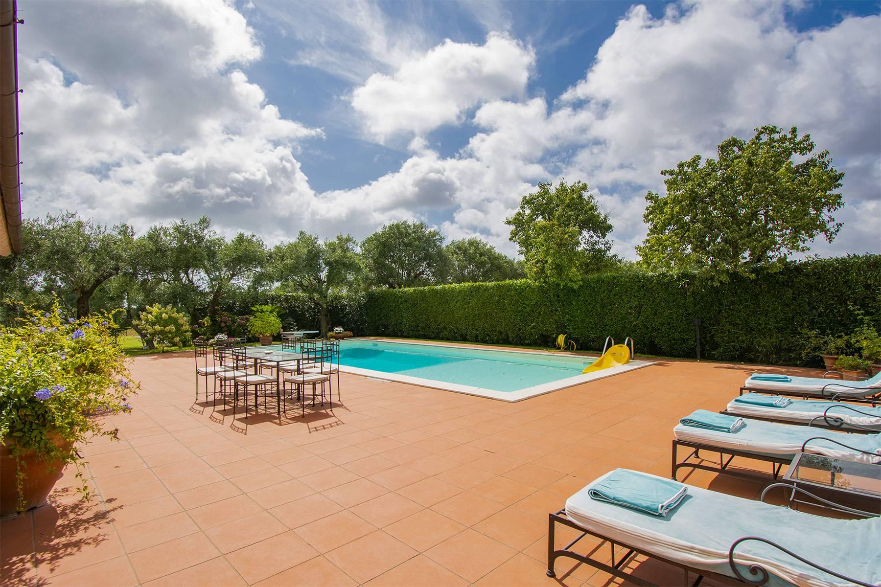Villa with pool in Pietrasanta - 24
