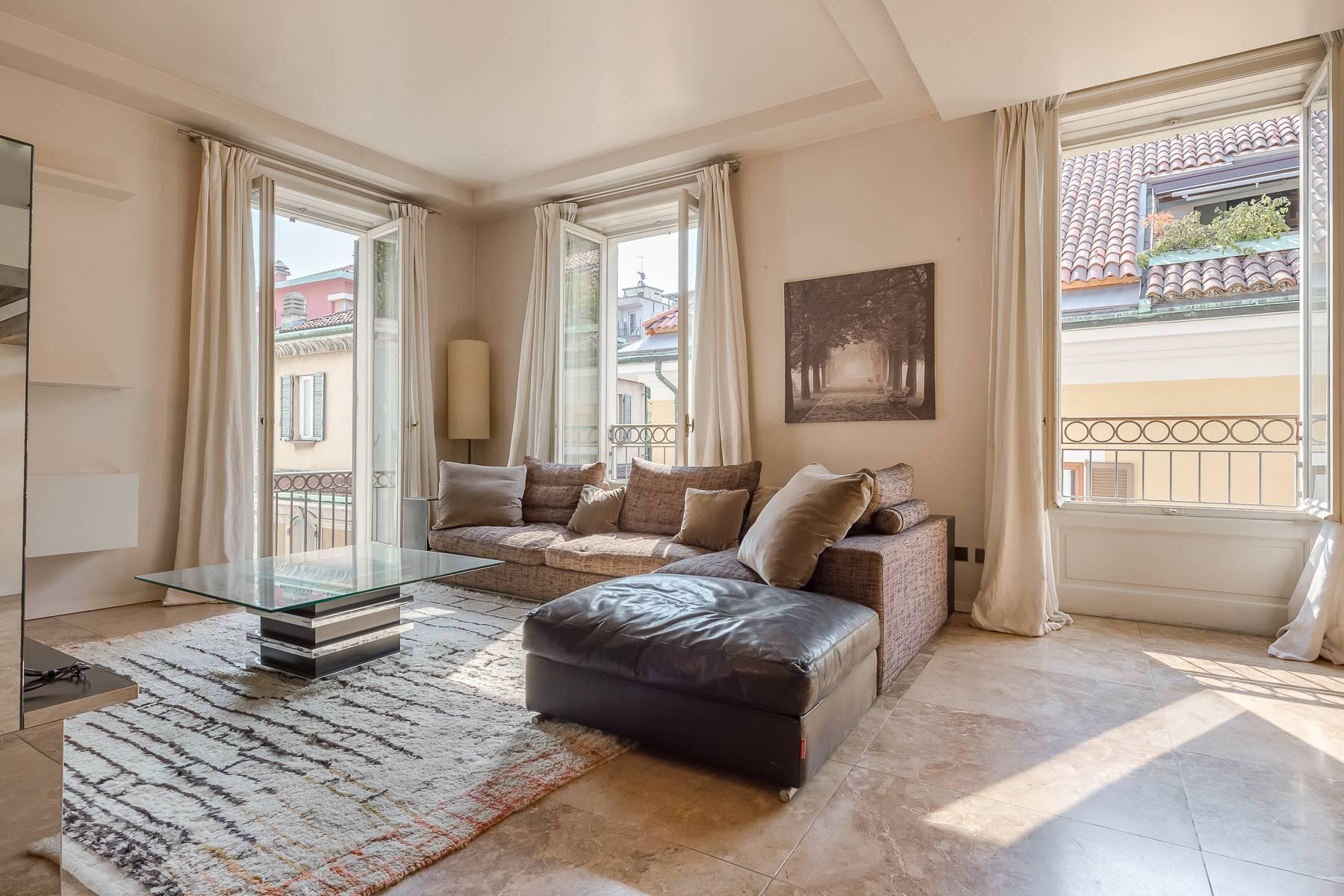 Charming penthouse with small terrace in the historic center - 9