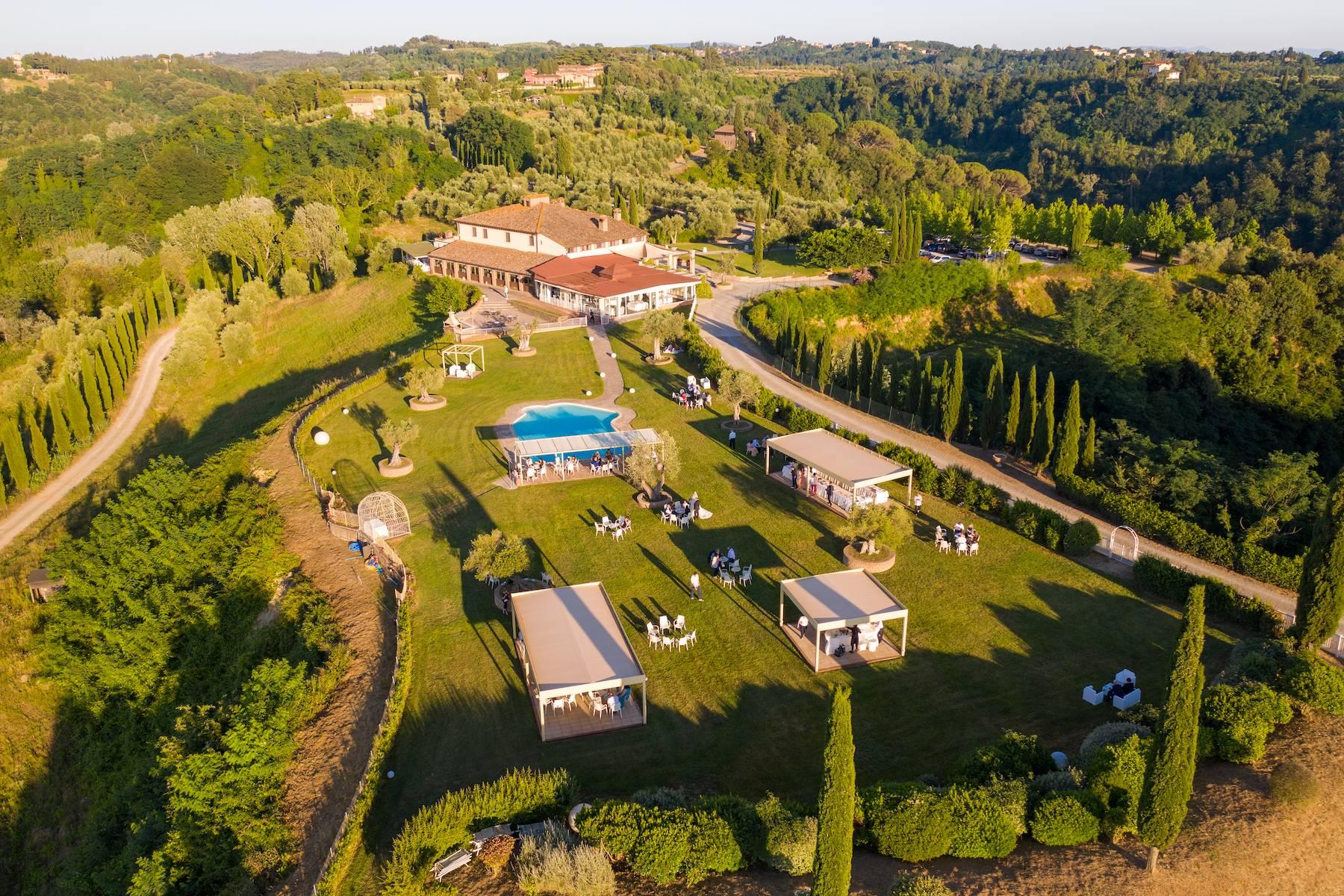 Stunning estate with 202 hectares in the heart of Tuscany - 1