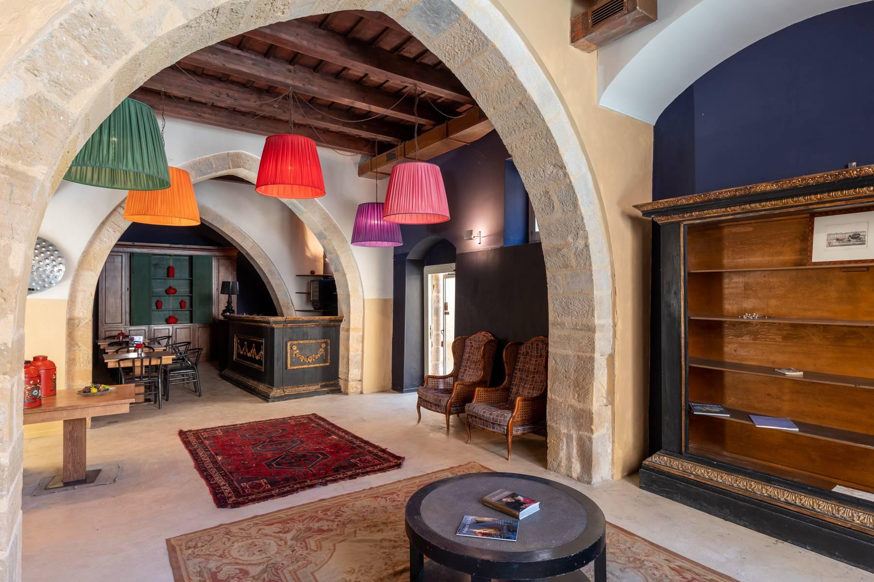 Elegant 16th century Palace located in the heart of oldtown in Salemi - 36