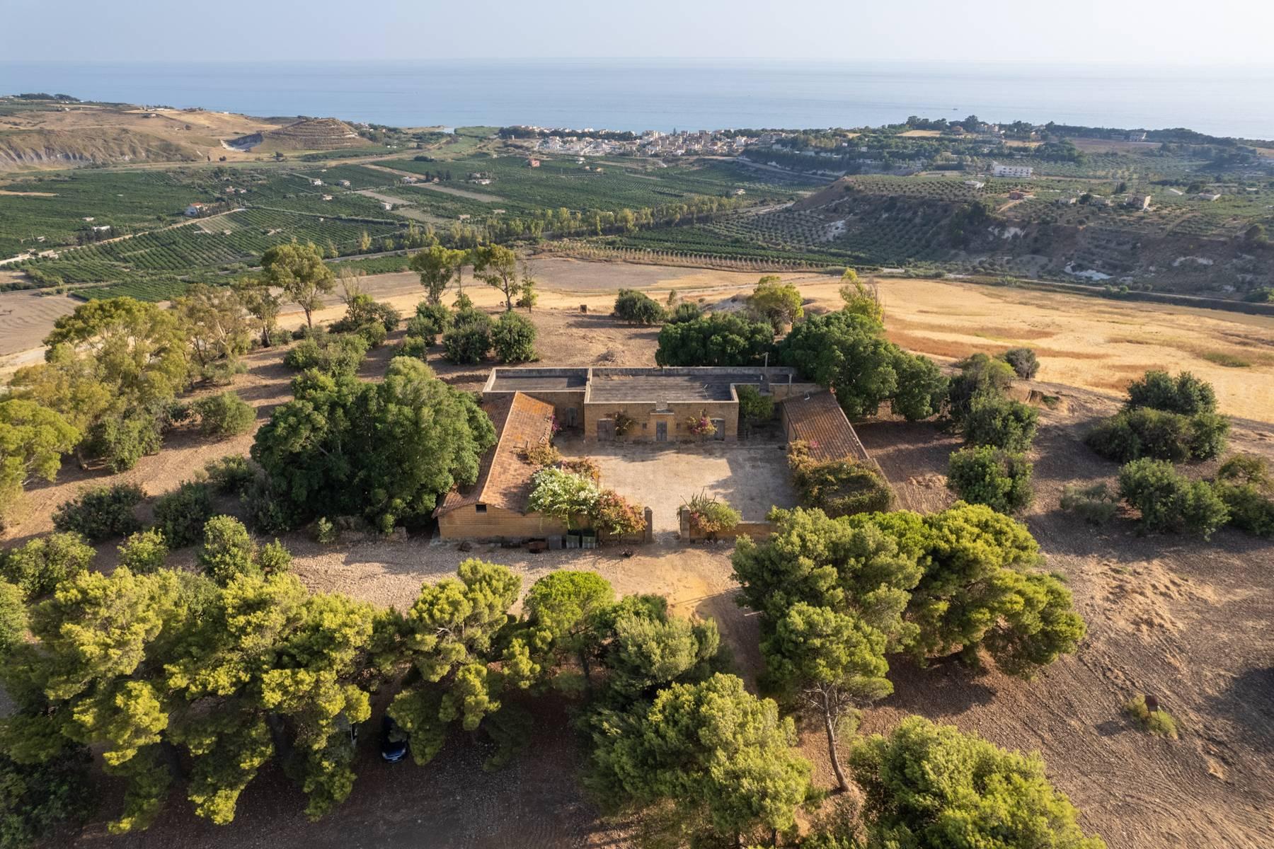 Charming farmhouse immersed in the Agrigento countryside - 1