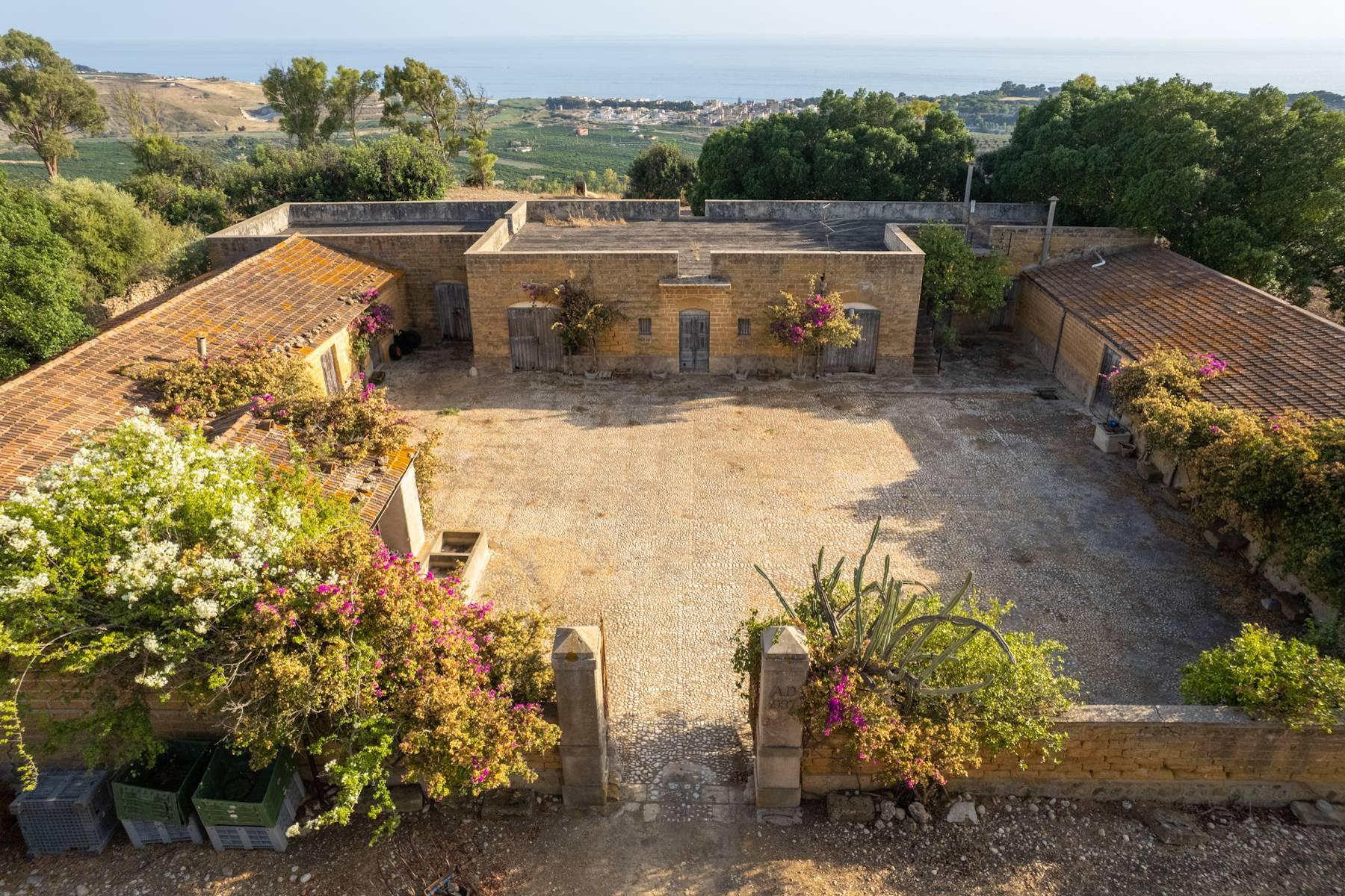 Charming farmhouse immersed in the Agrigento countryside - 3