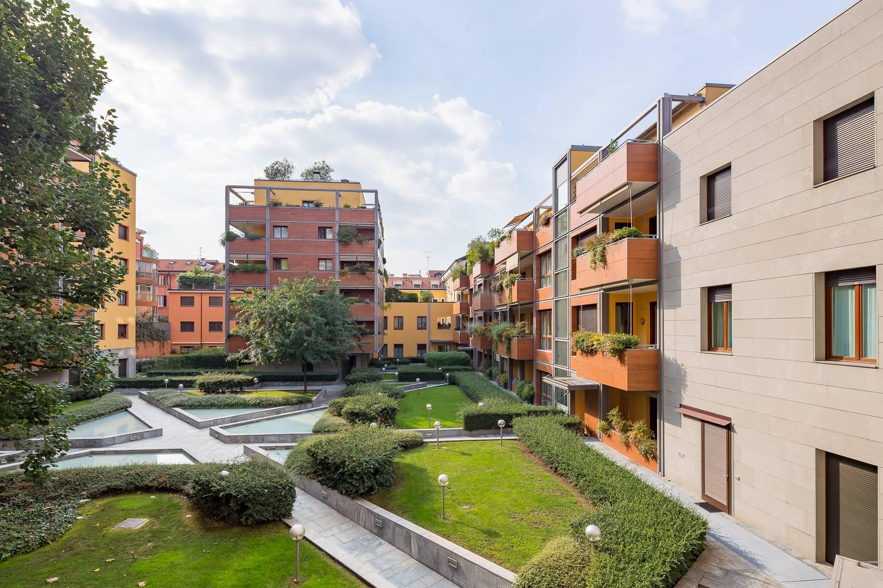 Prestigious penthouse in Piazza Mondadori of 500 square meters - 35