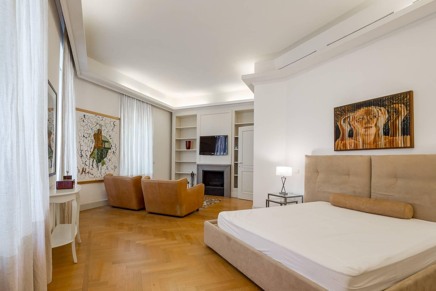 Prestigious penthouse in Piazza Mondadori of 500 square meters - 20