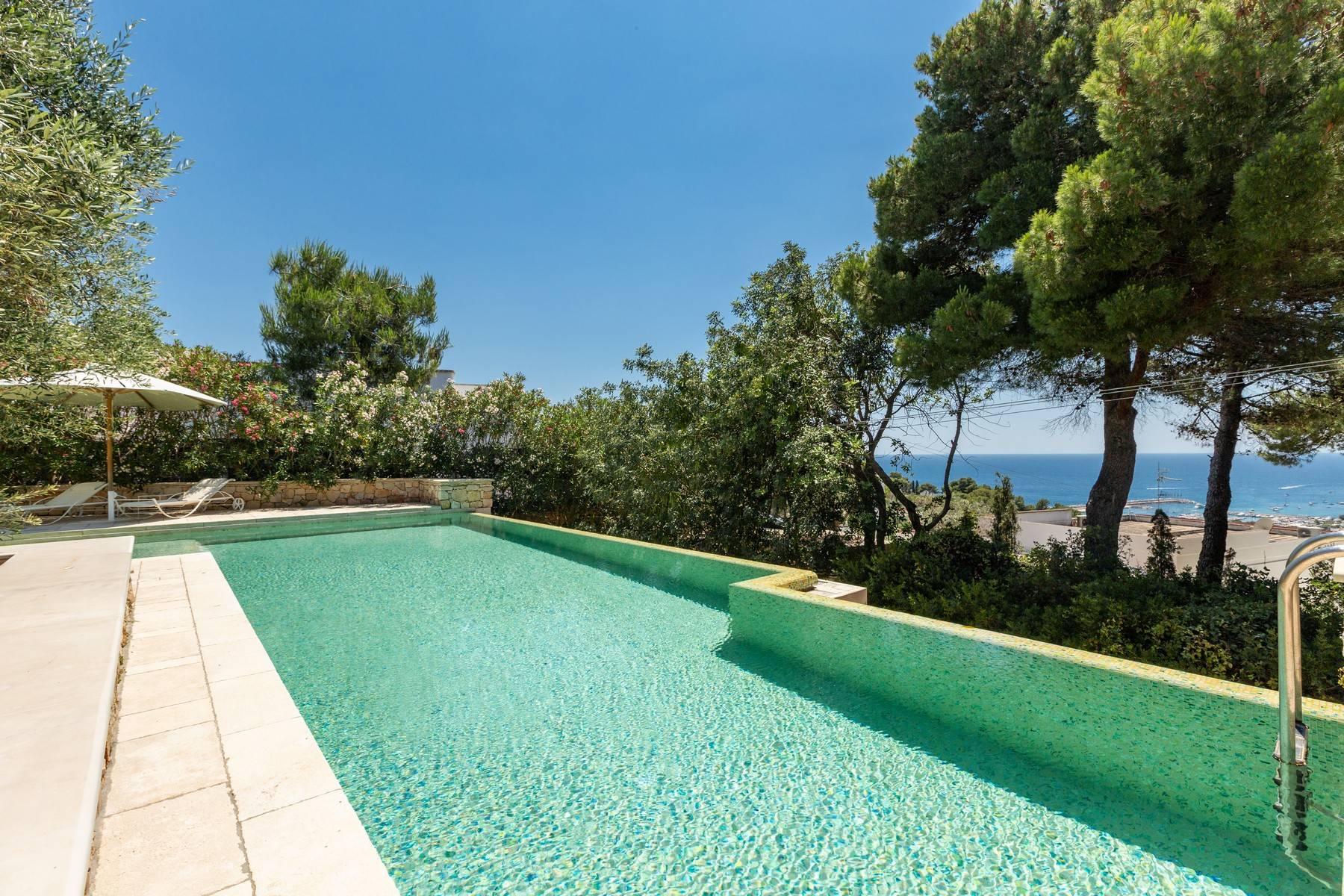 Villa in Panorama-Lage mit wunderschönem Blick auf den Meer - 2