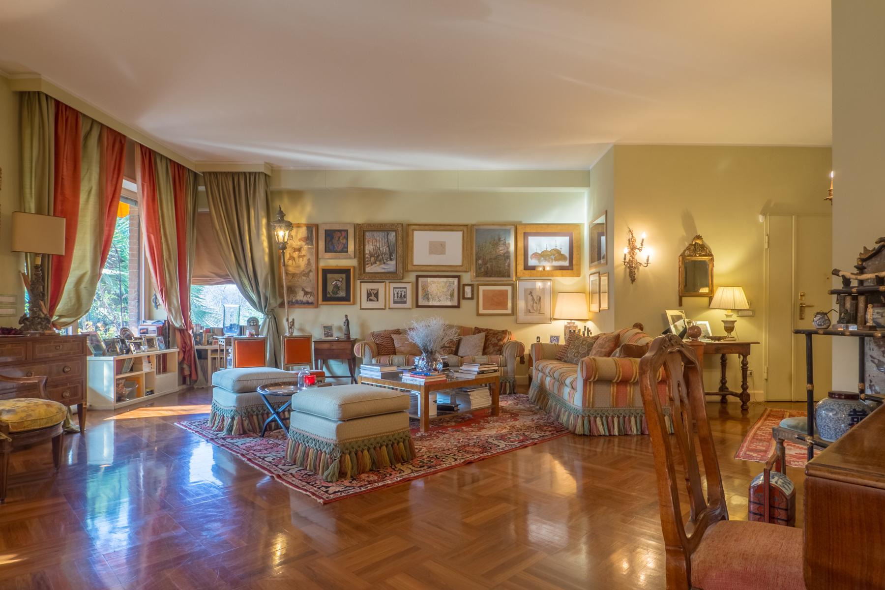 Elegant apartment with terrace at the foot of the hill of Turin - 2