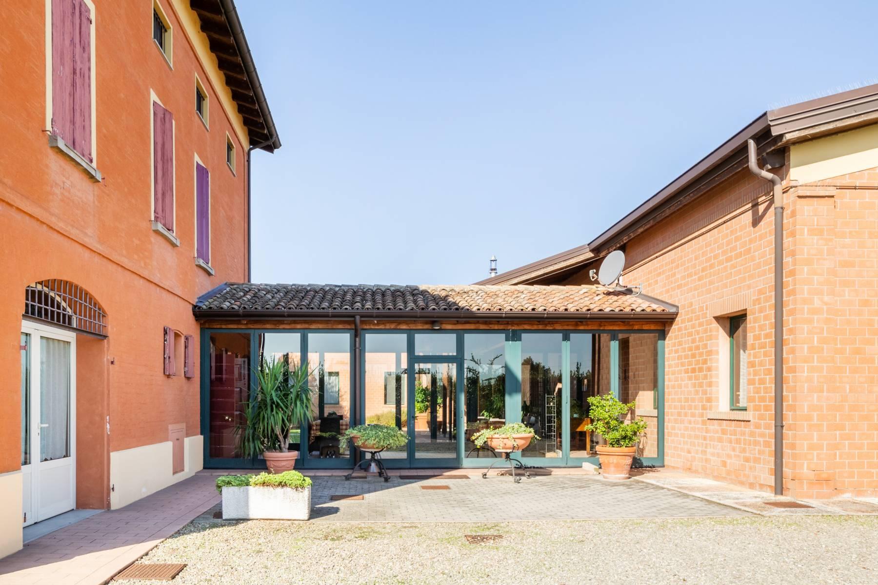 Bauernhaus mit Restaurant in der Landschaft von Modena - 18