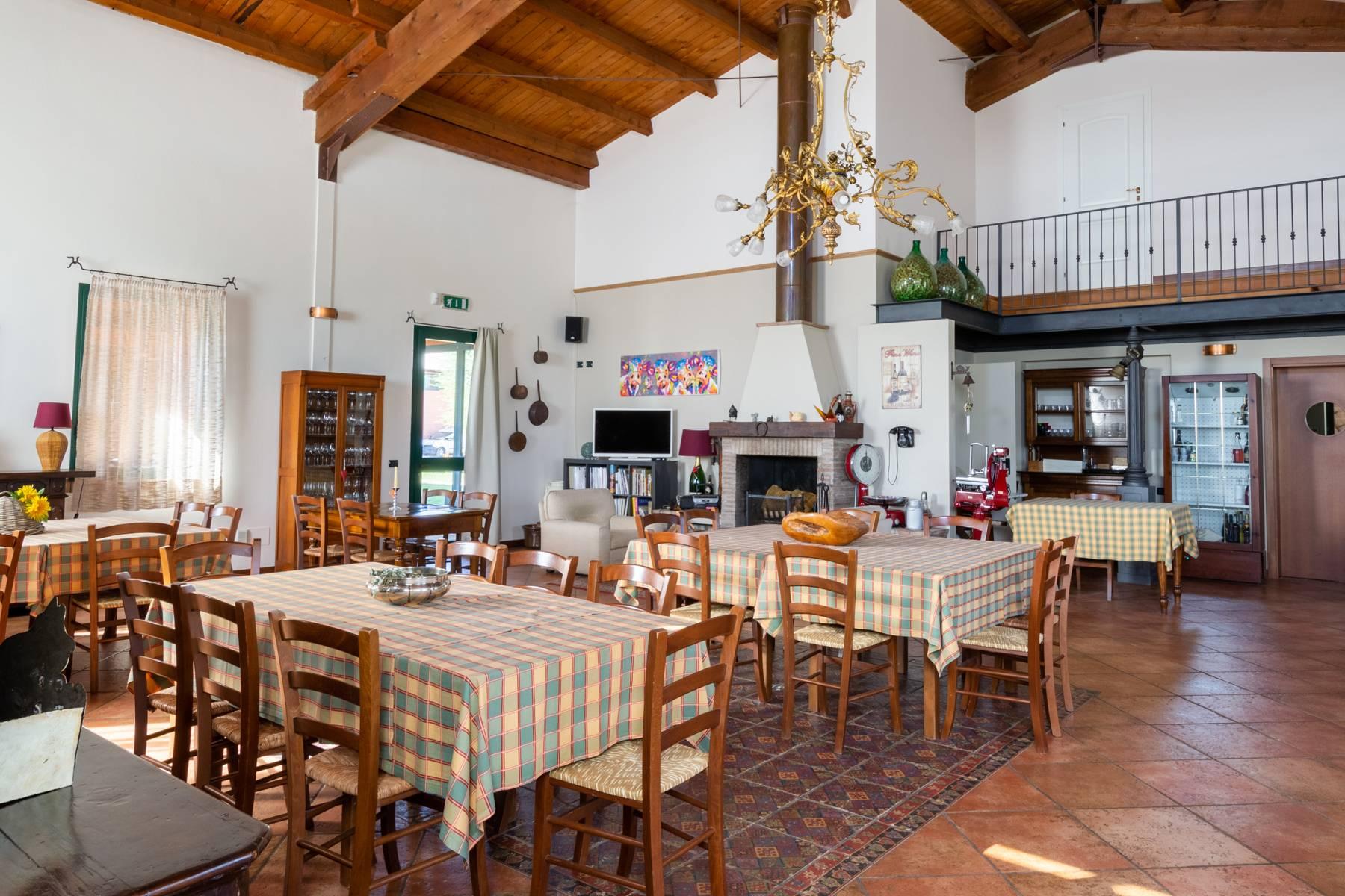 Bauernhaus mit Restaurant in der Landschaft von Modena - 12