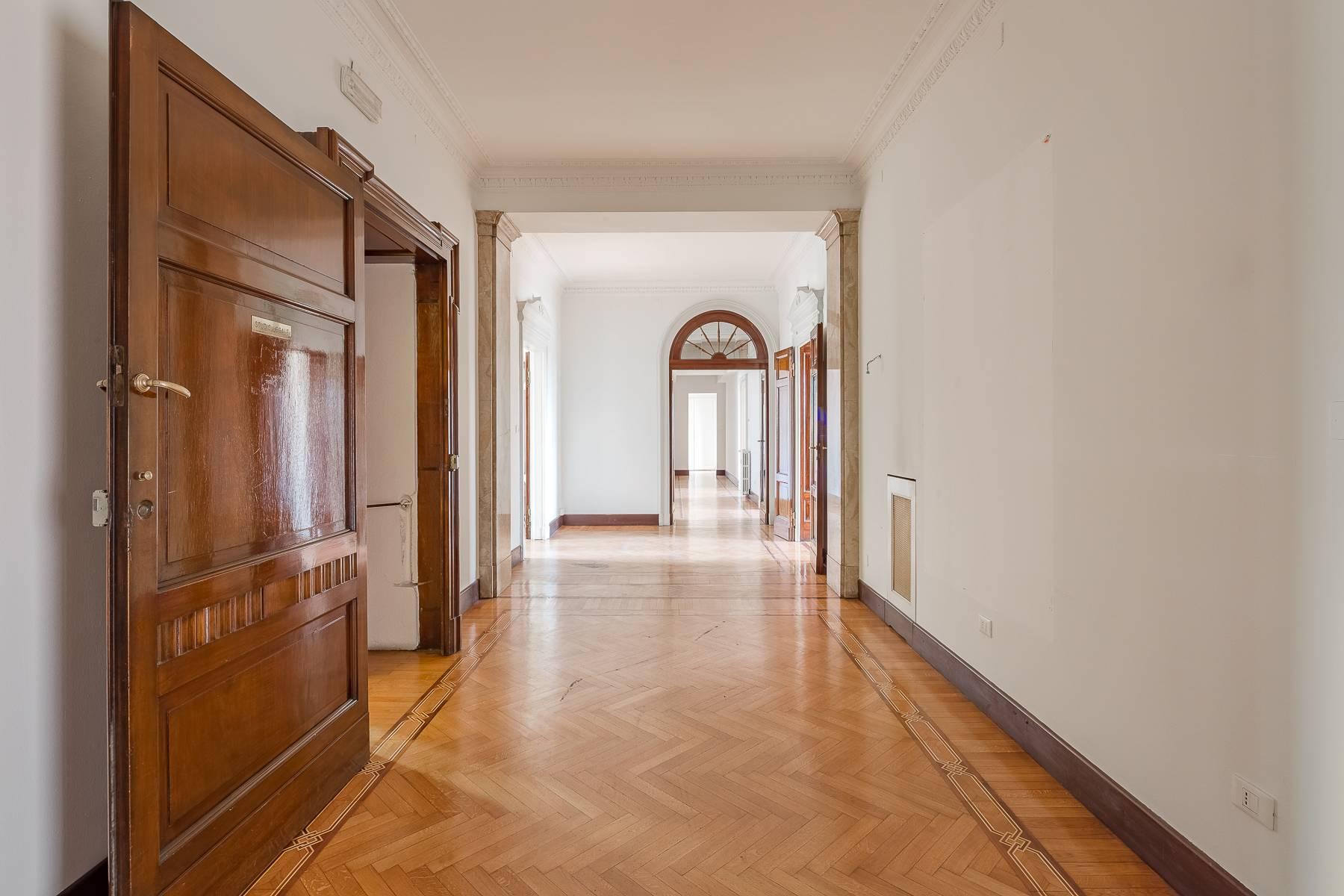 Charming period apartment in Viale Majno - 9