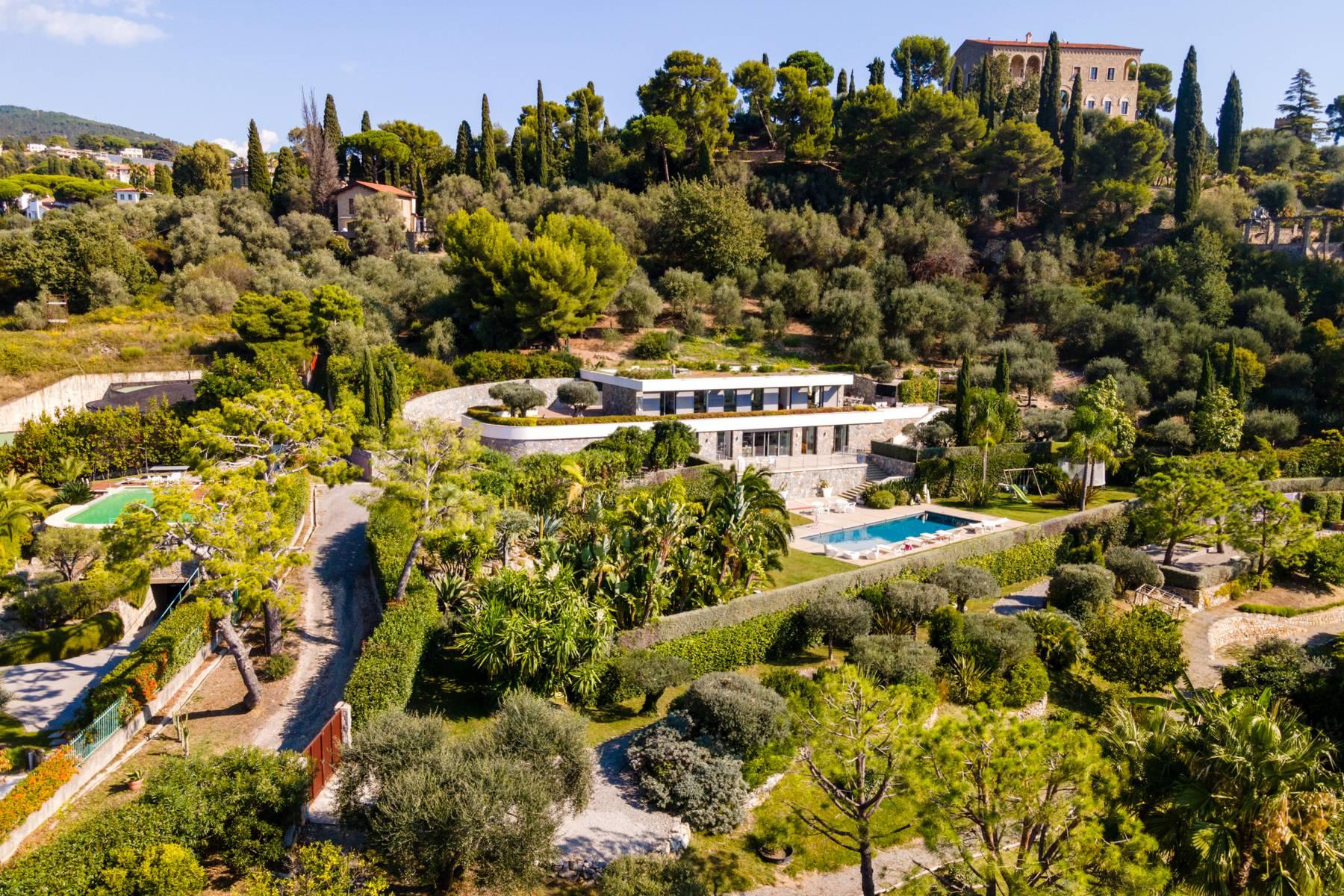 Atemberaubende moderne Villa mit Pool in Bordighera - 1