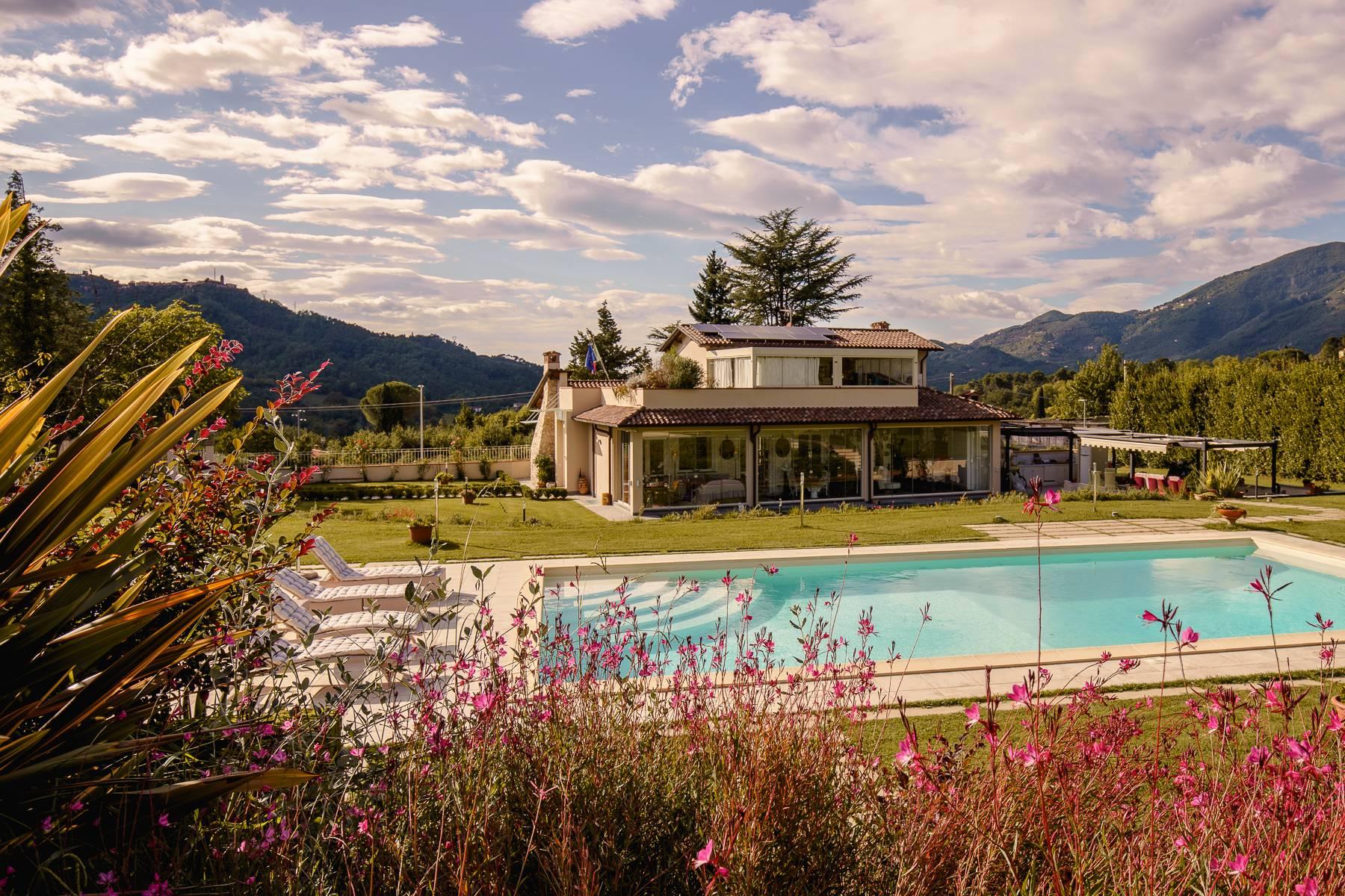 Villa con piscina sulle colline di Camaiore - 5