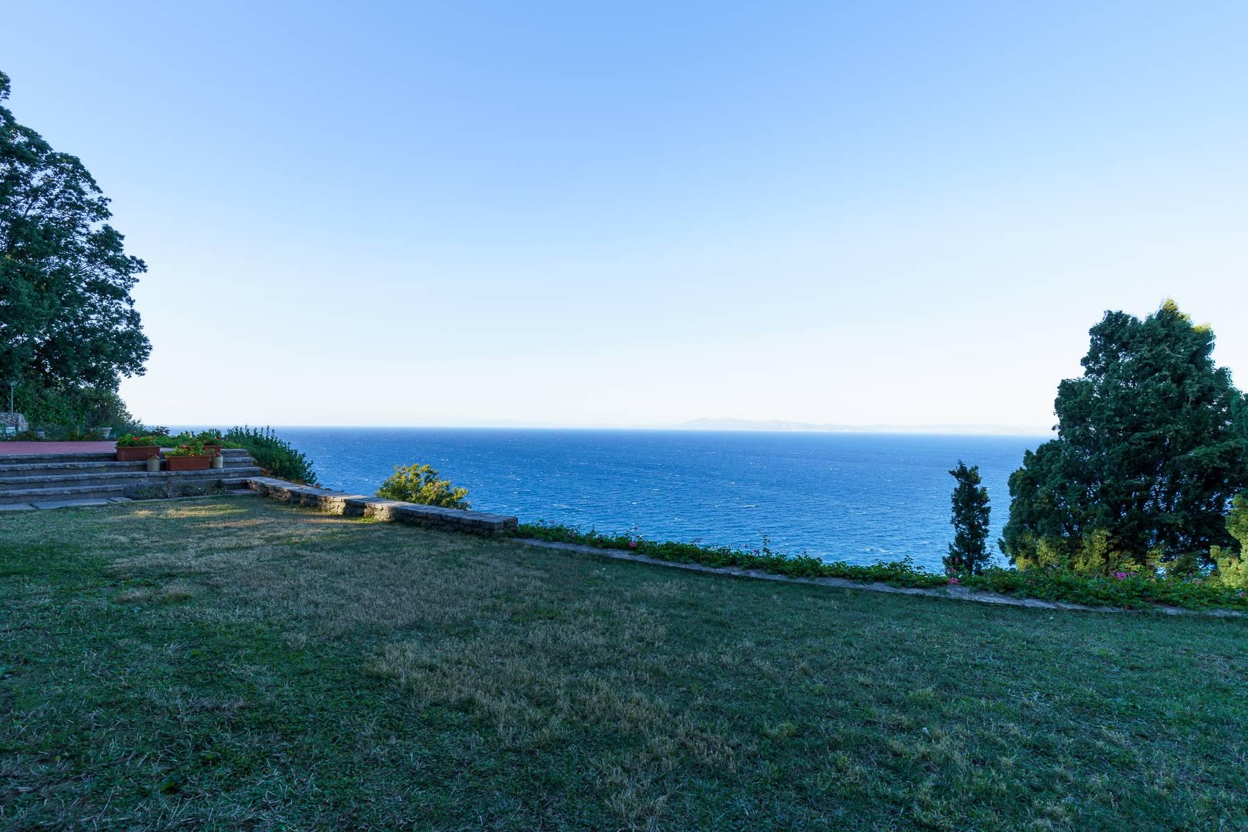 Villa in einzigartiger Lage mit Blick auf die Bucht von Porto Santo Stefano - 22