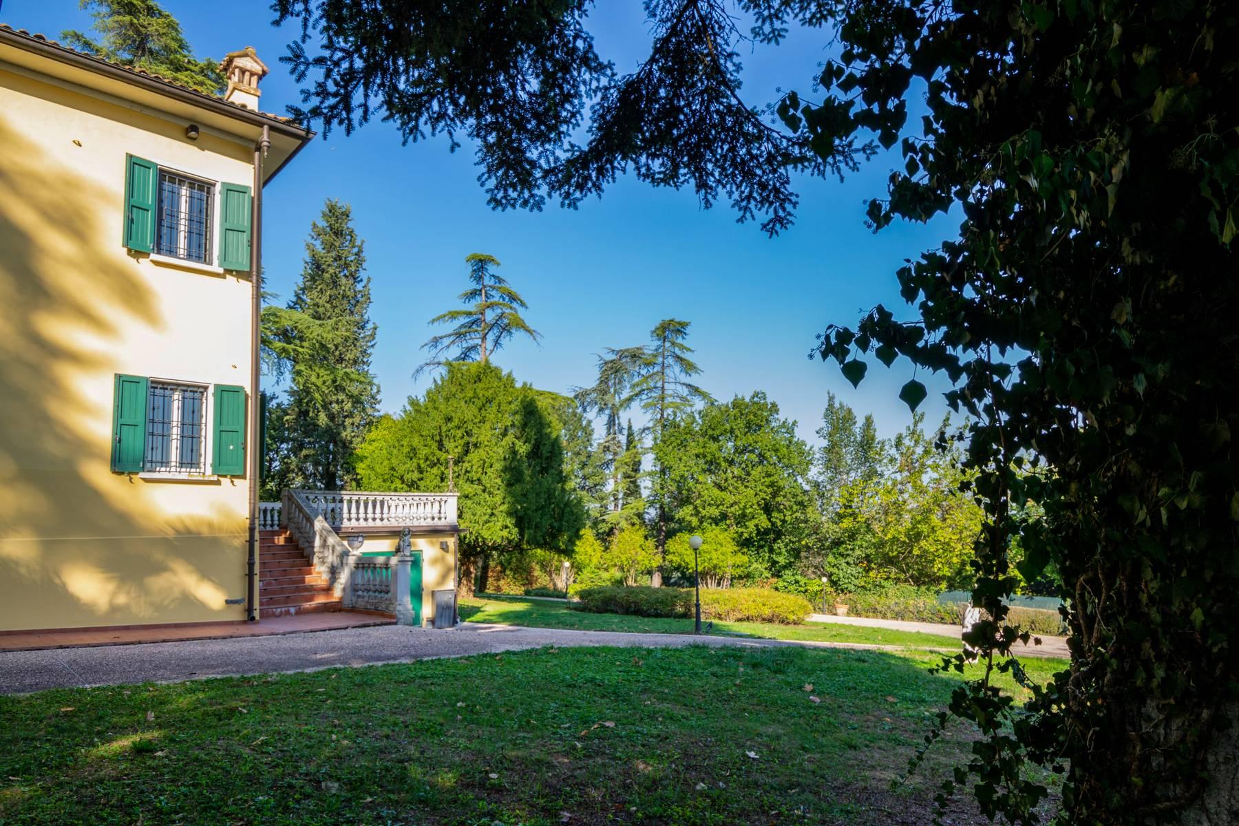 Historic villa with a magnificent garden - 4